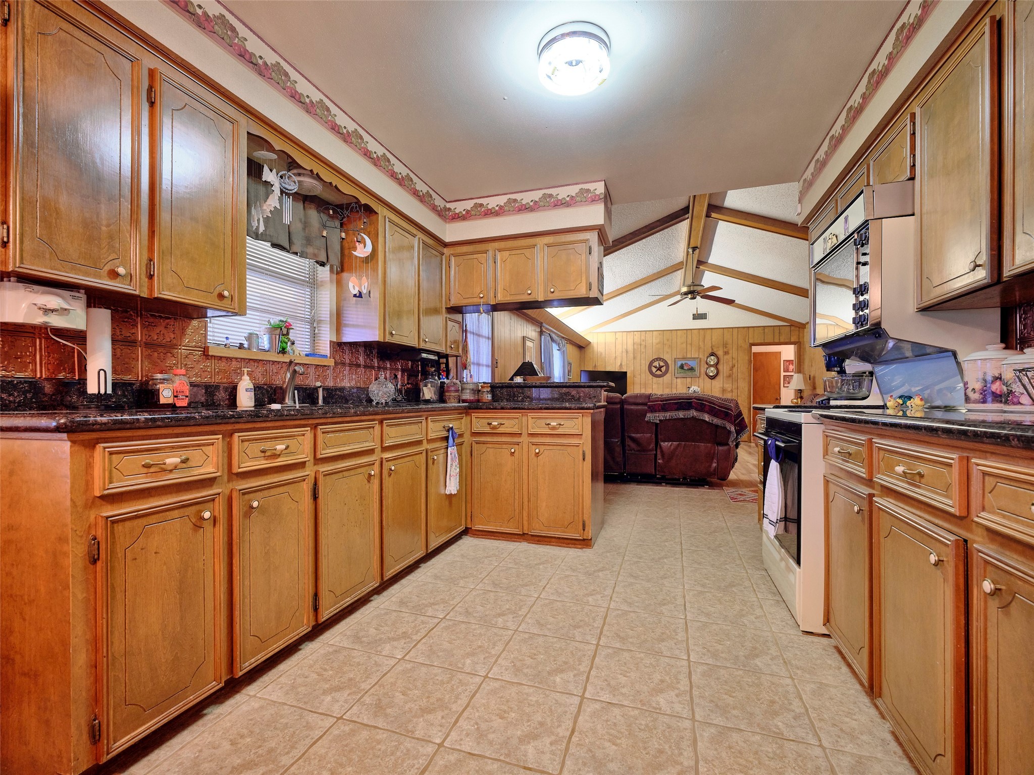 8310 Power Line Road Property Photo 22