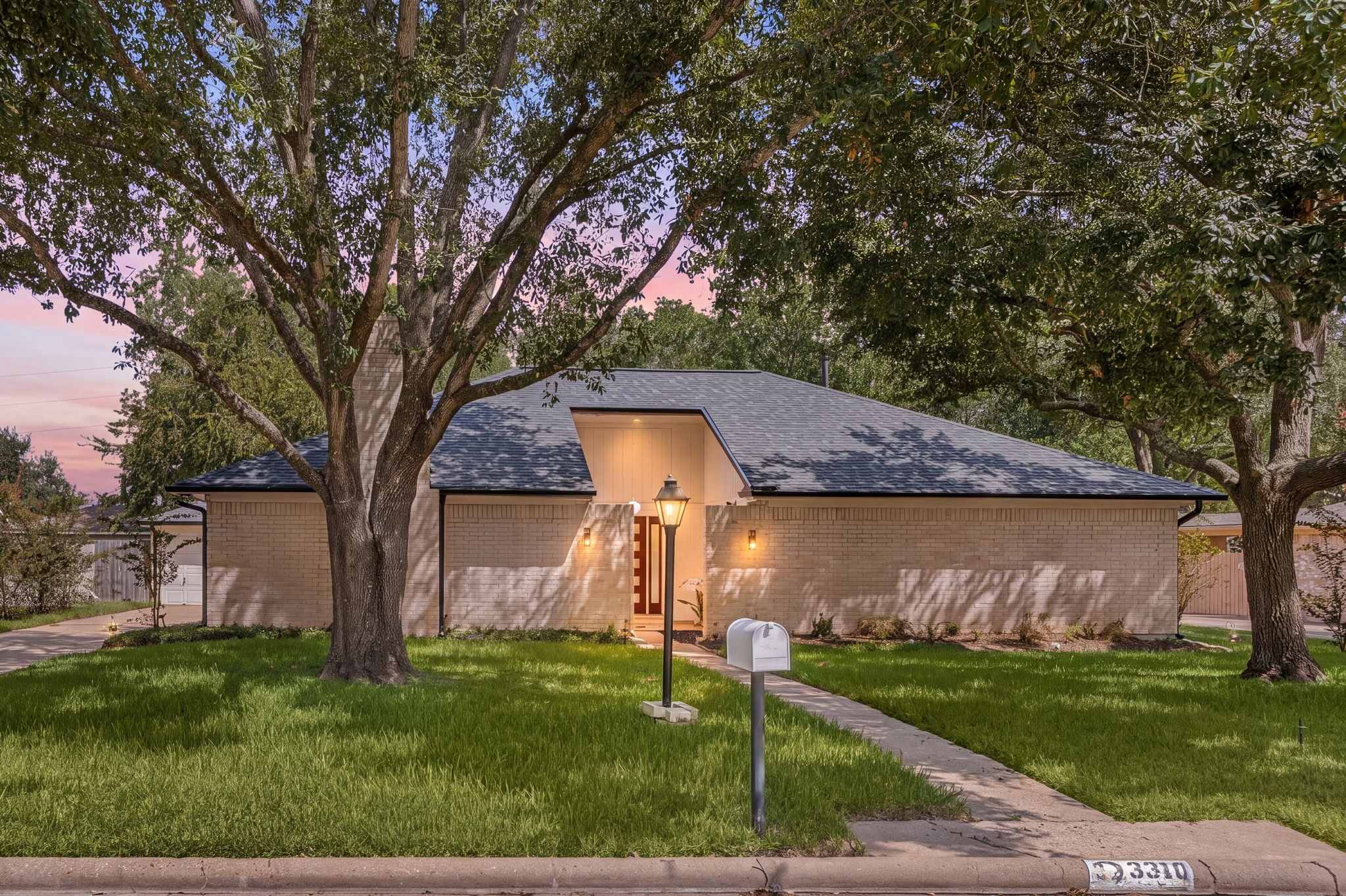 3310 Meadowcreek Drive Property Photo 1