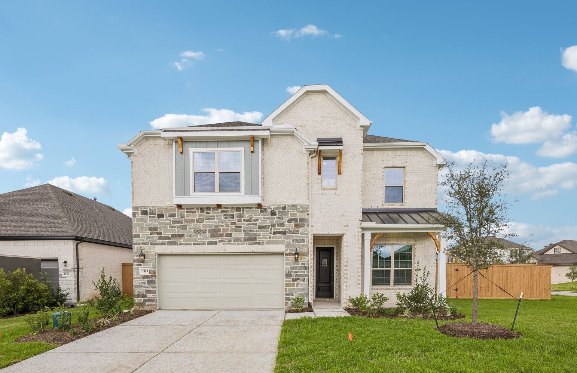 13805 Ballast Green Drive Property Photo 1