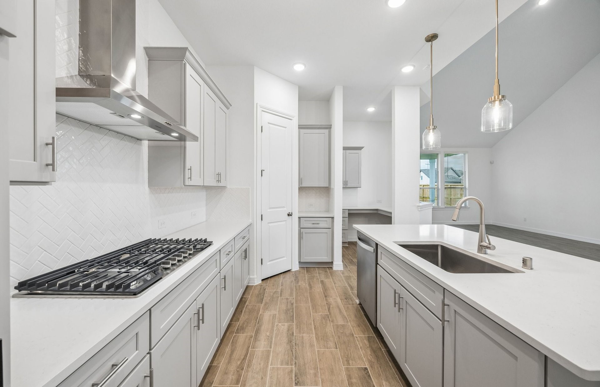 13805 Ballast Green Drive Property Photo 4