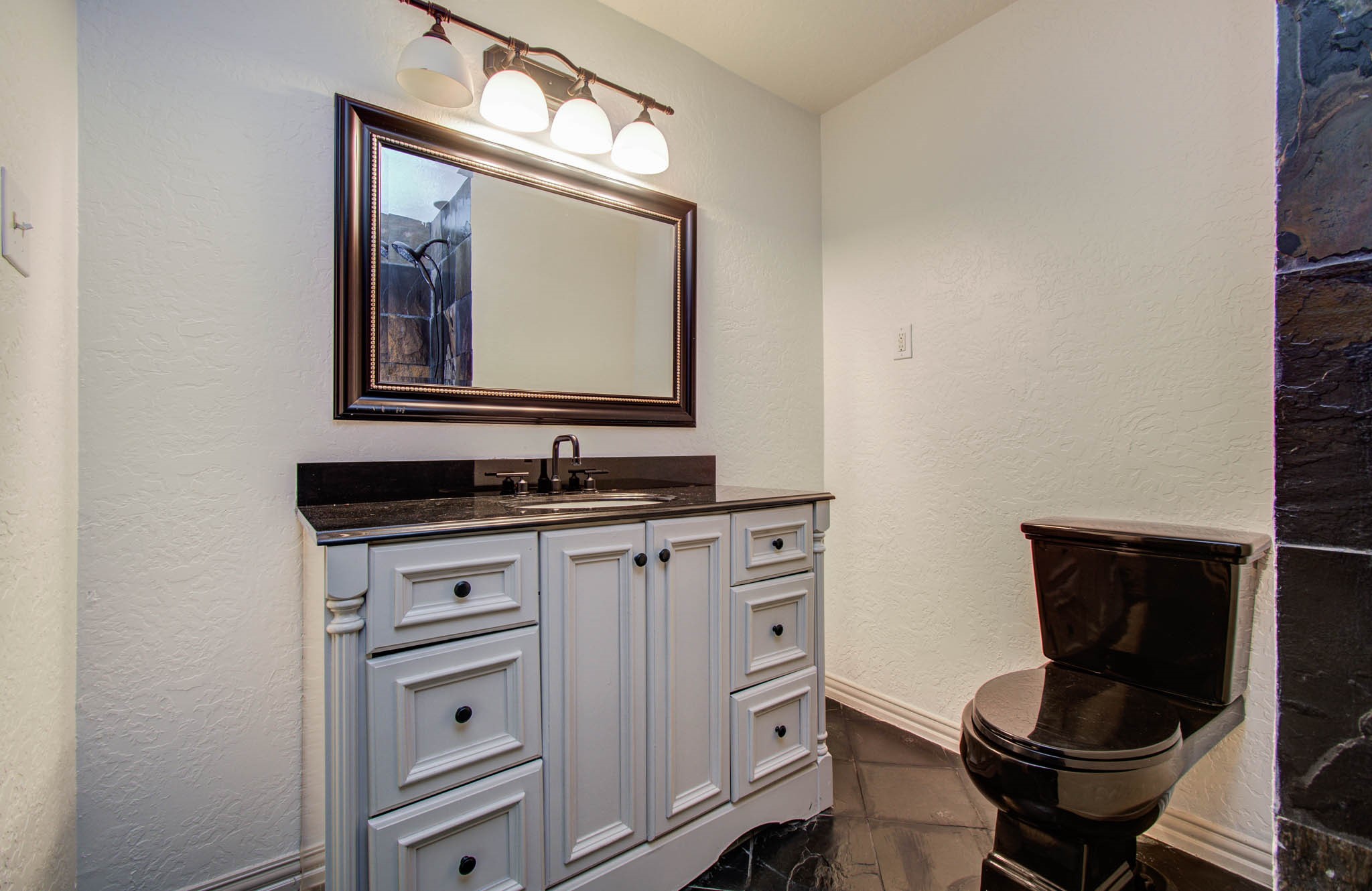 14507 Louetta Road Property Photo 9