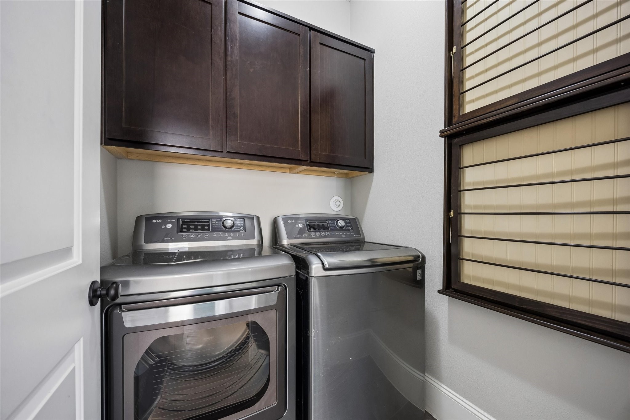736 Yale Street C Property Photo 18
