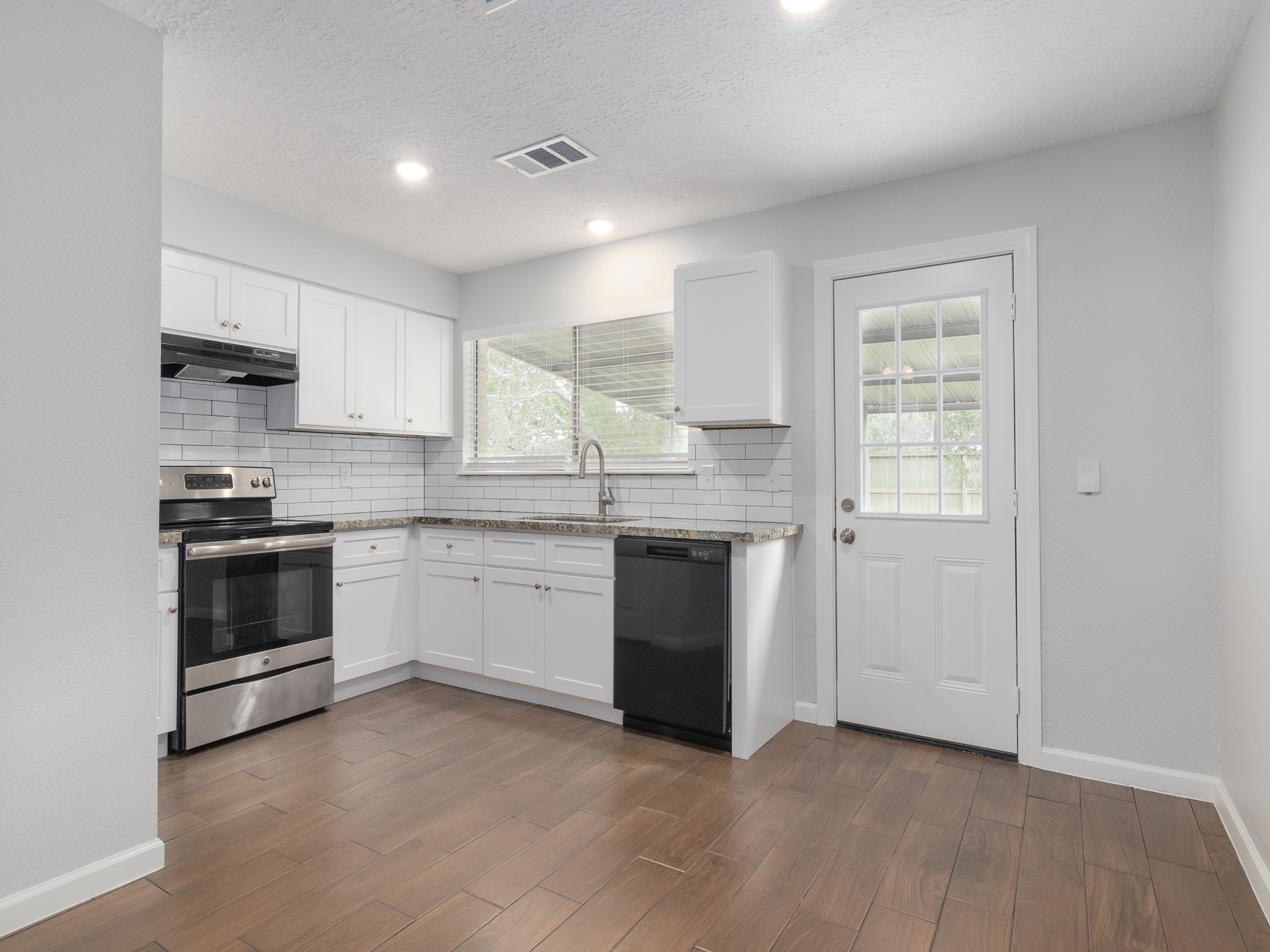 16807 Tibet Road Property Photo 5