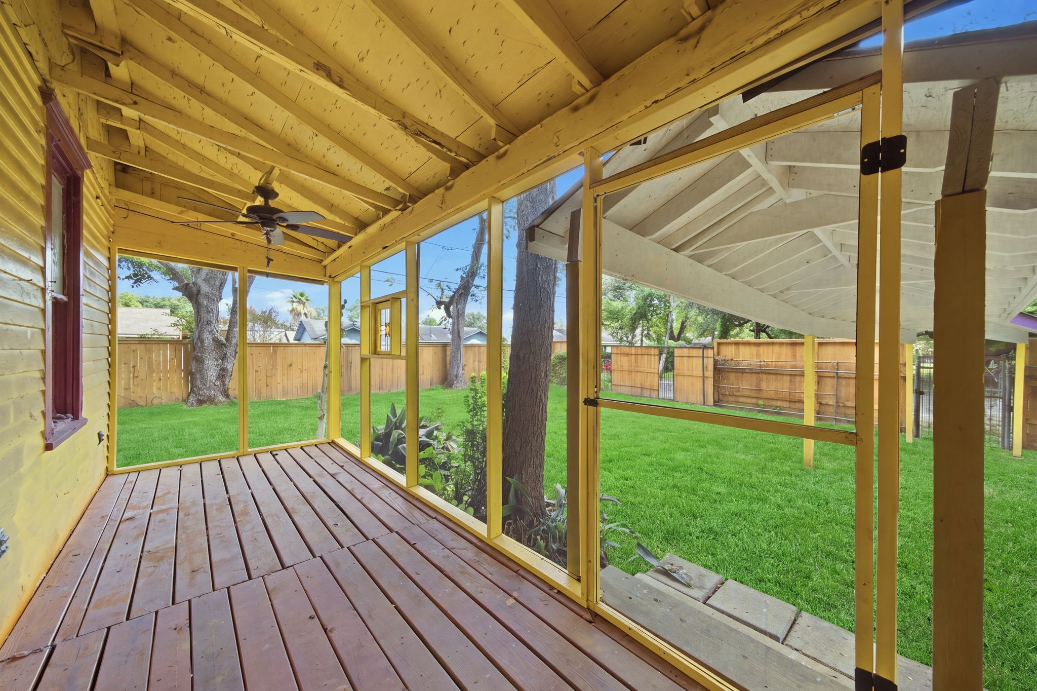9919 Tebo Street Property Photo 3