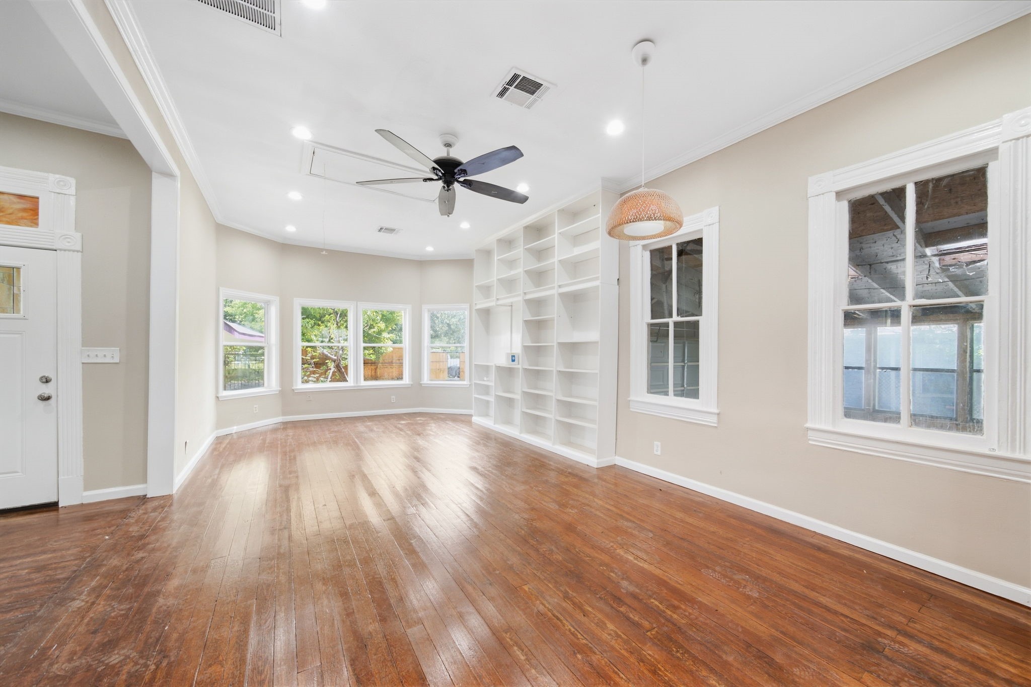9919 Tebo Street Property Photo 4