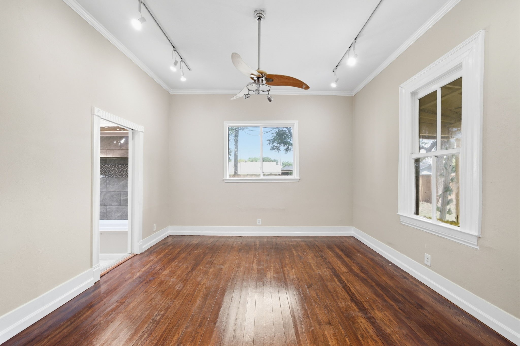 9919 Tebo Street Property Photo 14
