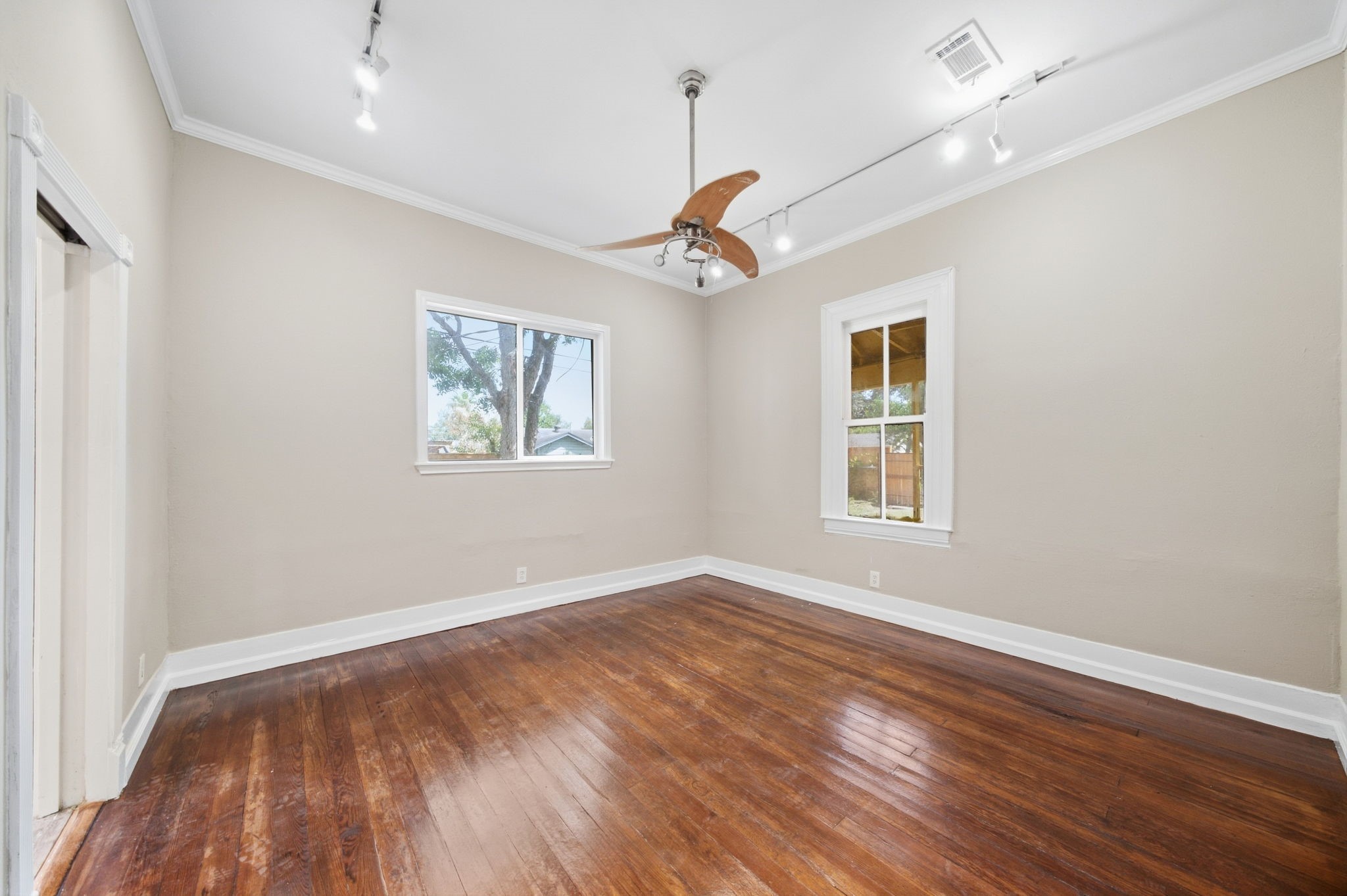9919 Tebo Street Property Photo 15