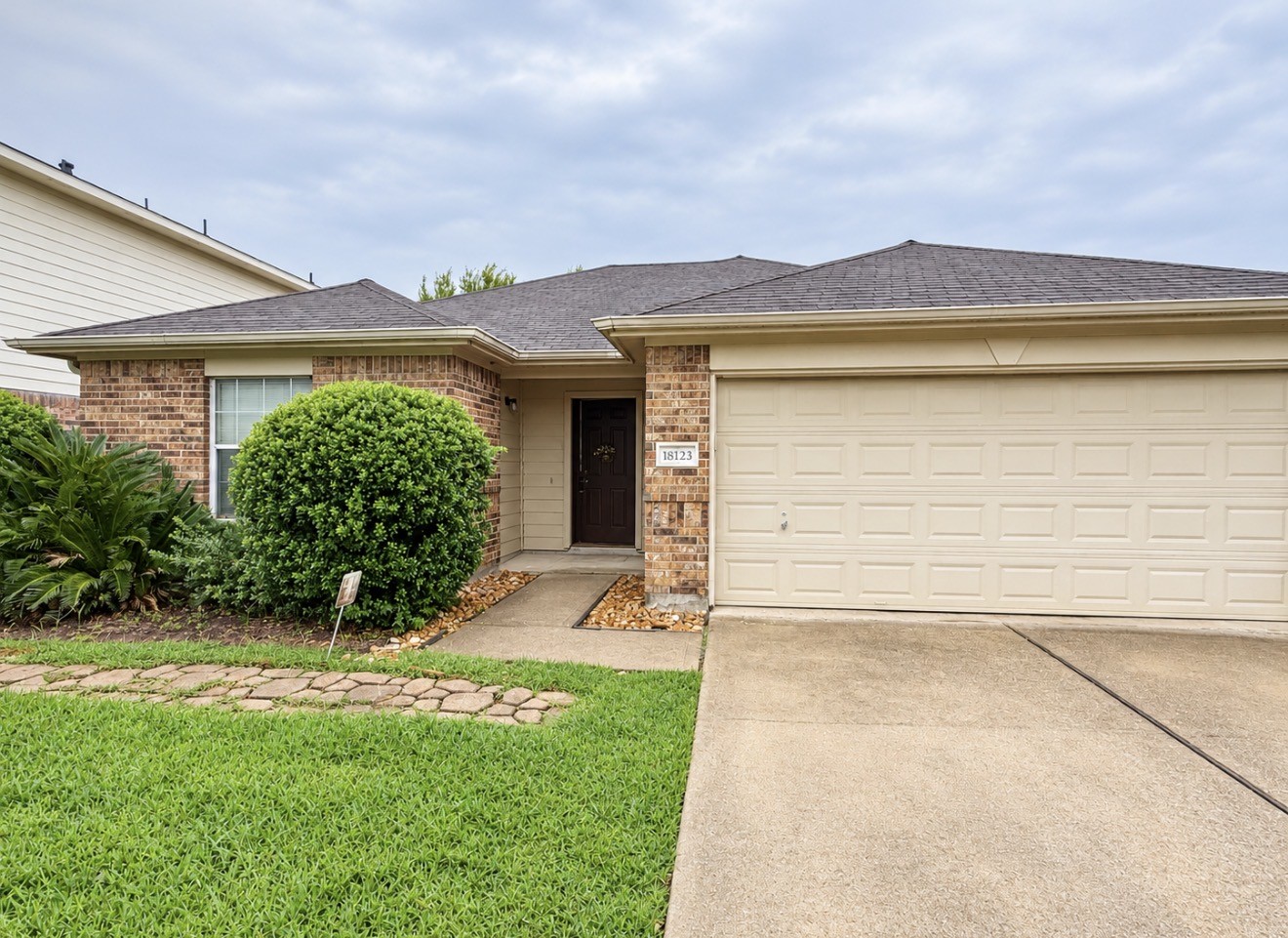 18123 Emerybrook Court Property Photo 1