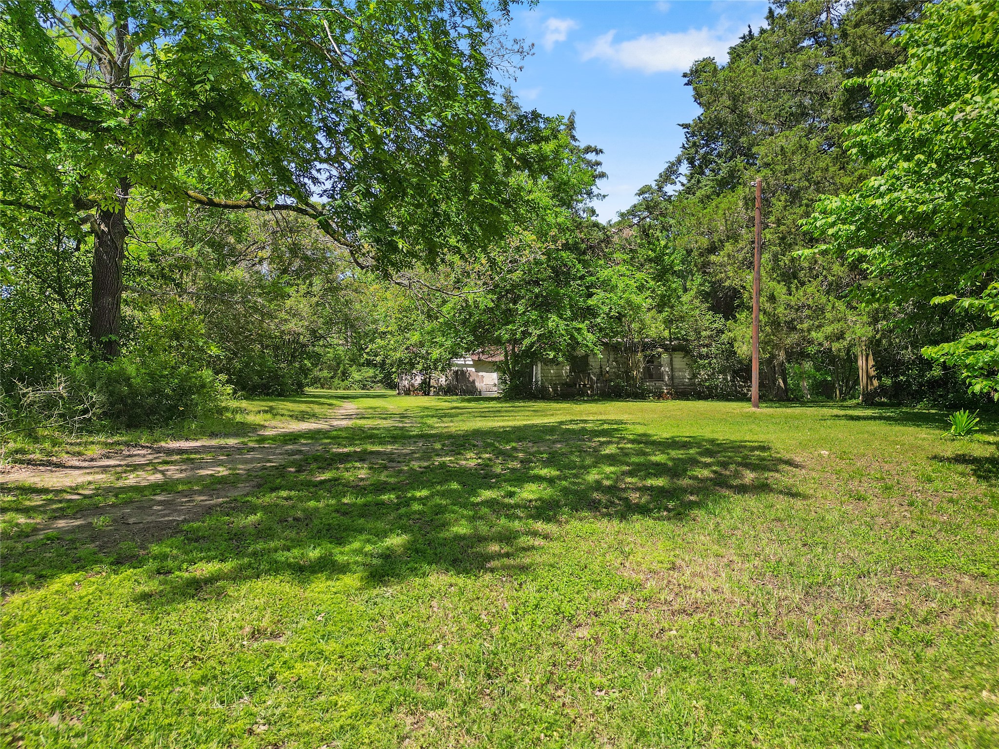 1107 Virgie Community Road Property Photo 2