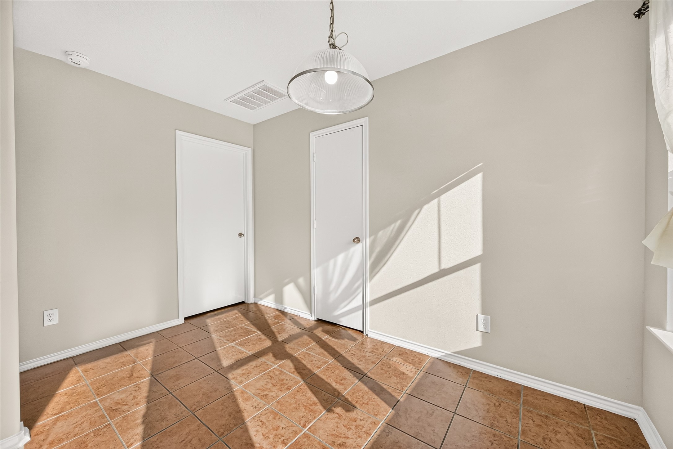 4718 Cypress Dawn Lane Property Photo 7