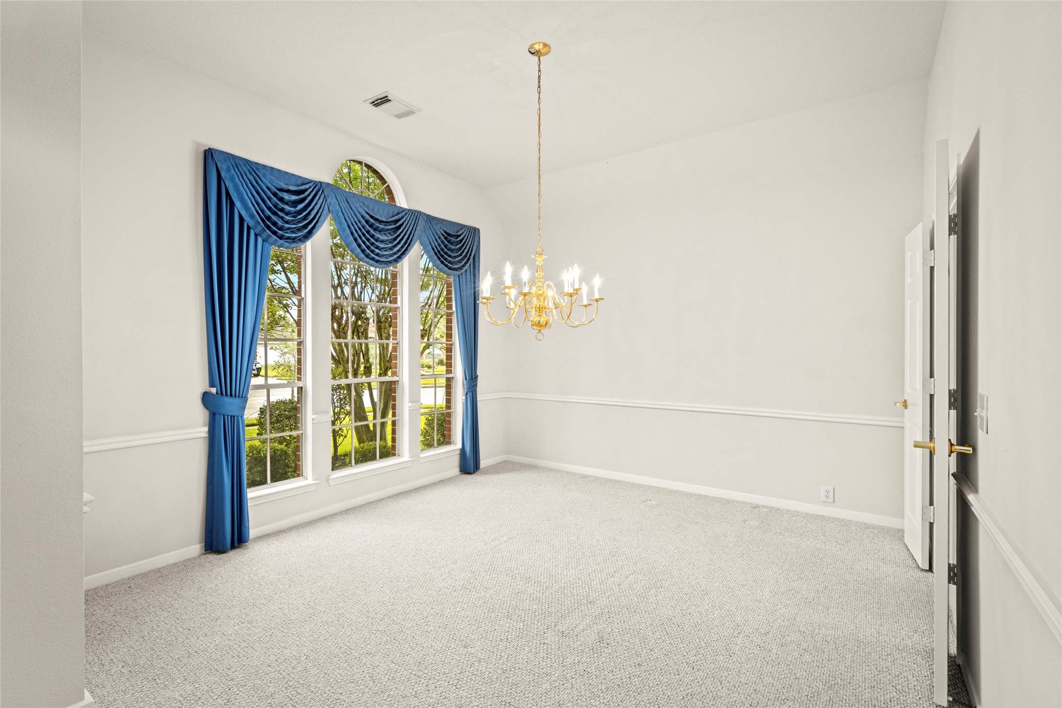 19311 Red Canyon Lane Property Photo 6