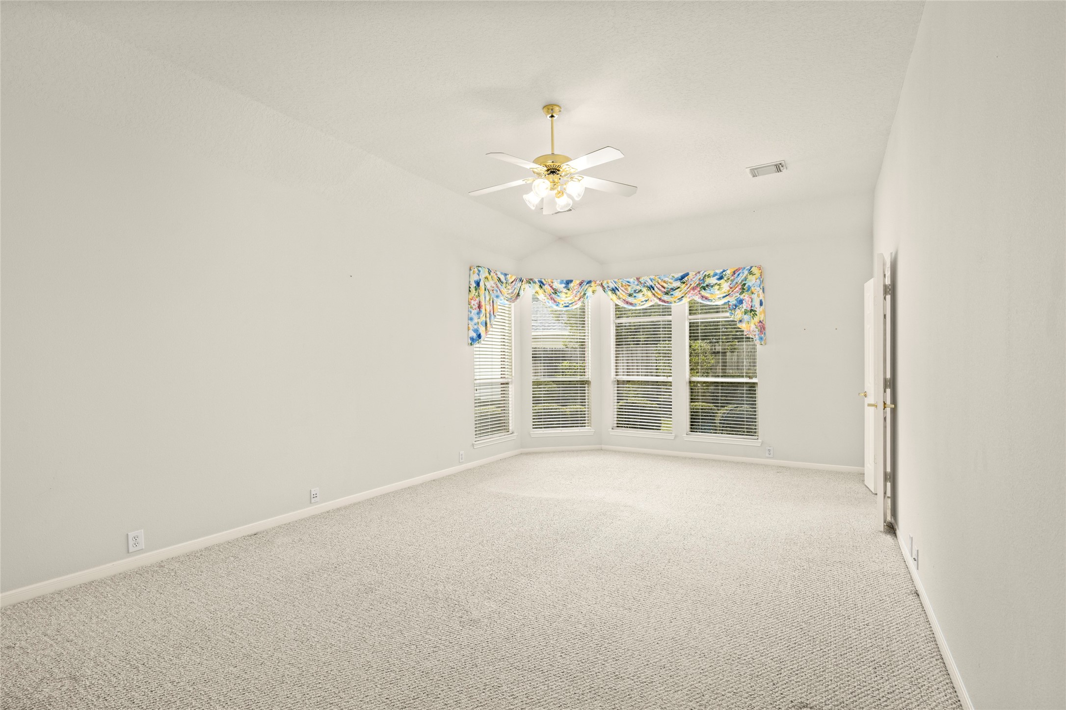 19311 Red Canyon Lane Property Photo 17