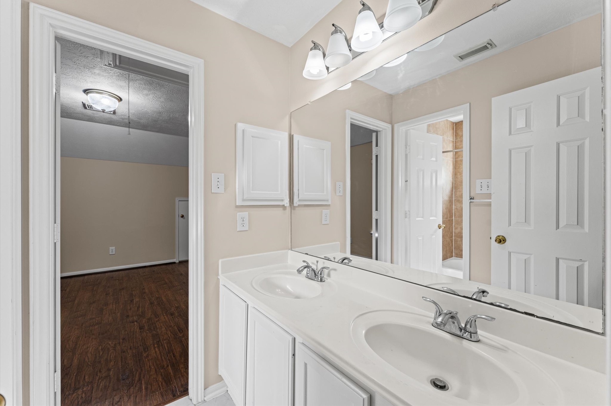 2218 Cypress Run Drive Property Photo 15