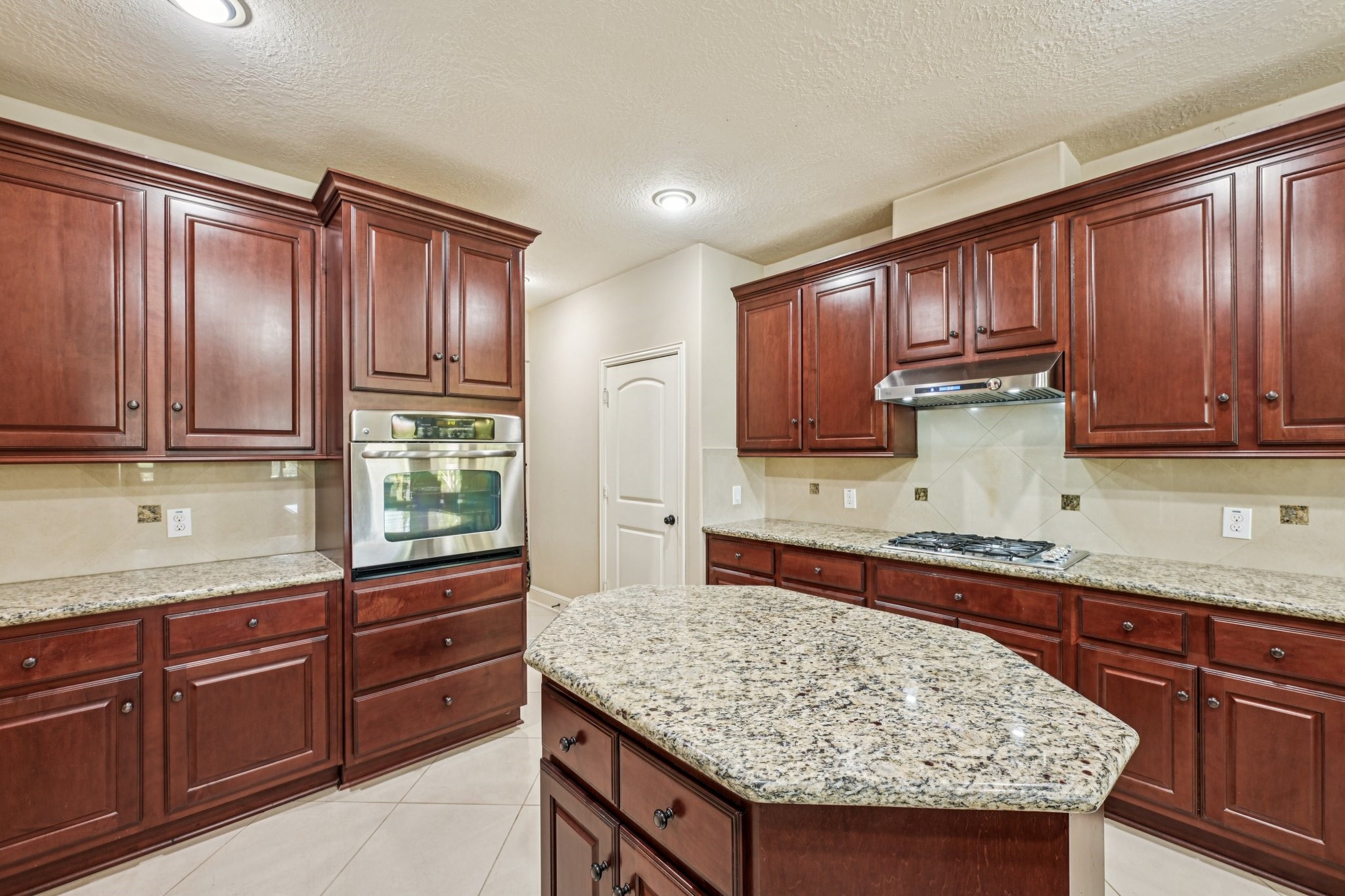 18927 Camillo Court Property Photo 17