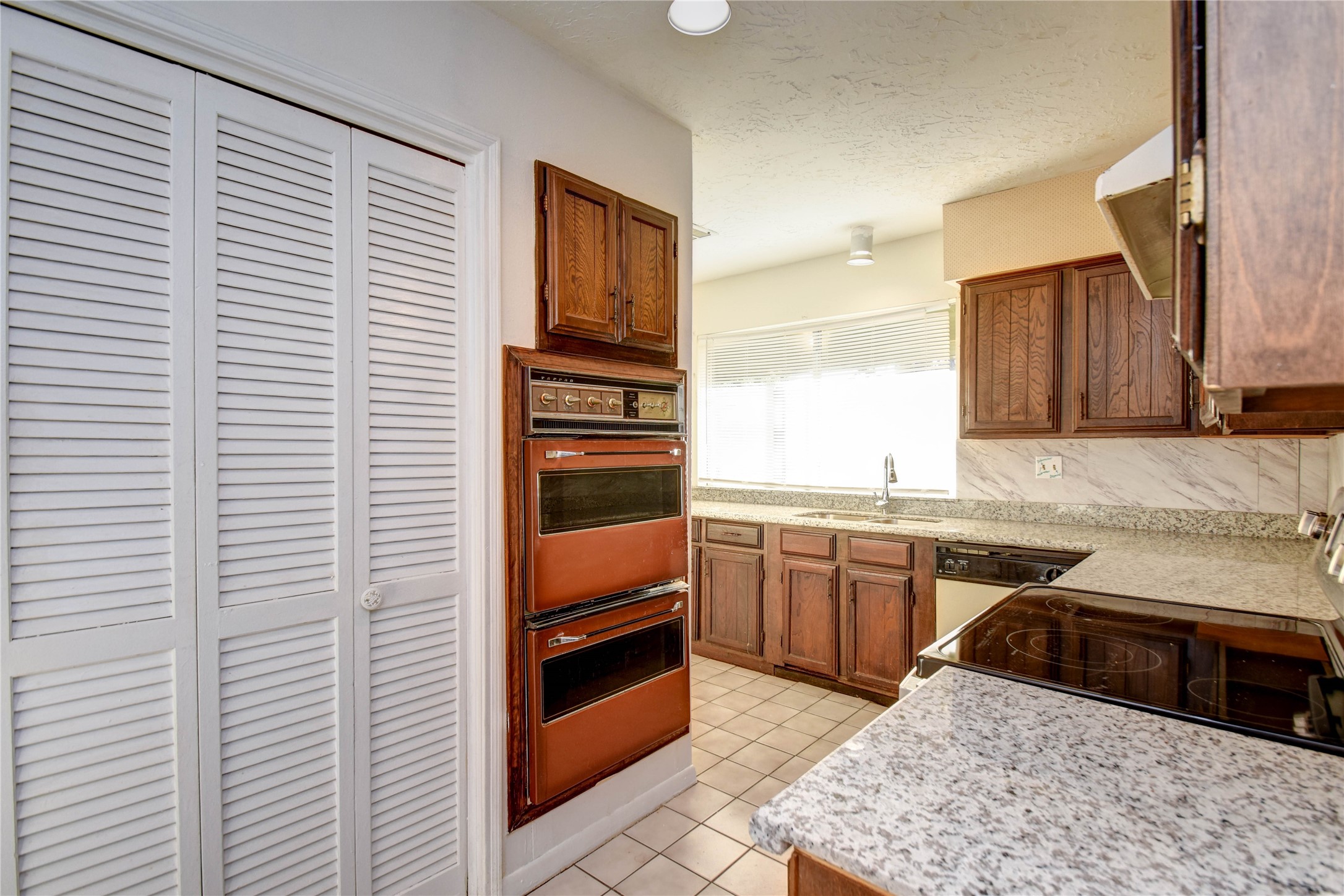 9510 Huntington Way Drive Property Photo 13