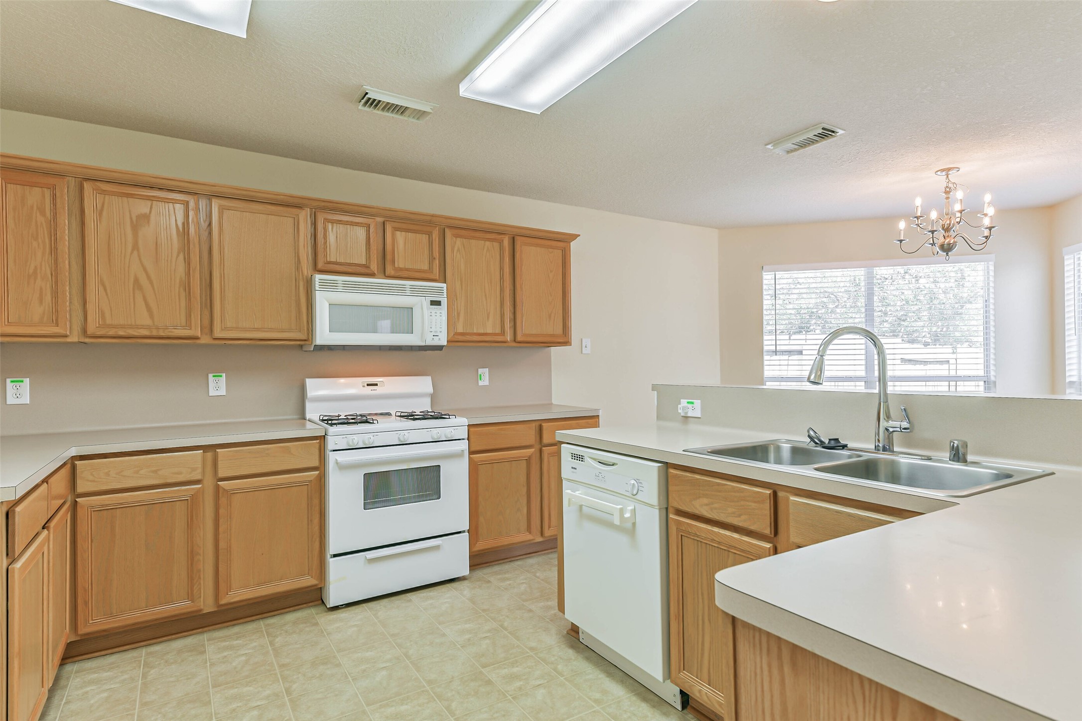 5329 Morgan Oak Drive Property Photo 7
