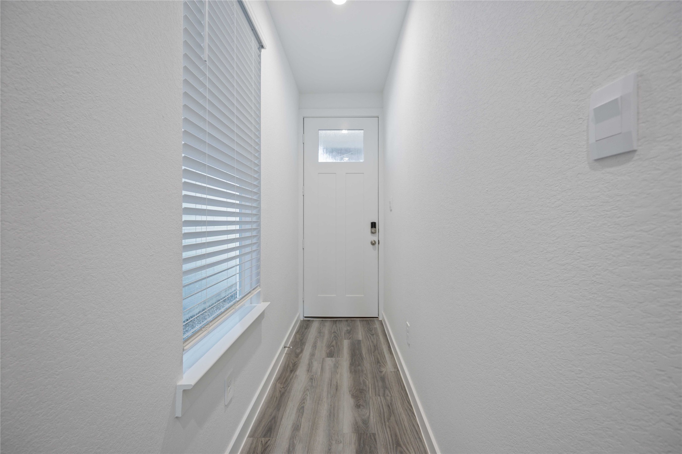 2914 Amherst Meadow Lane Property Photo 3