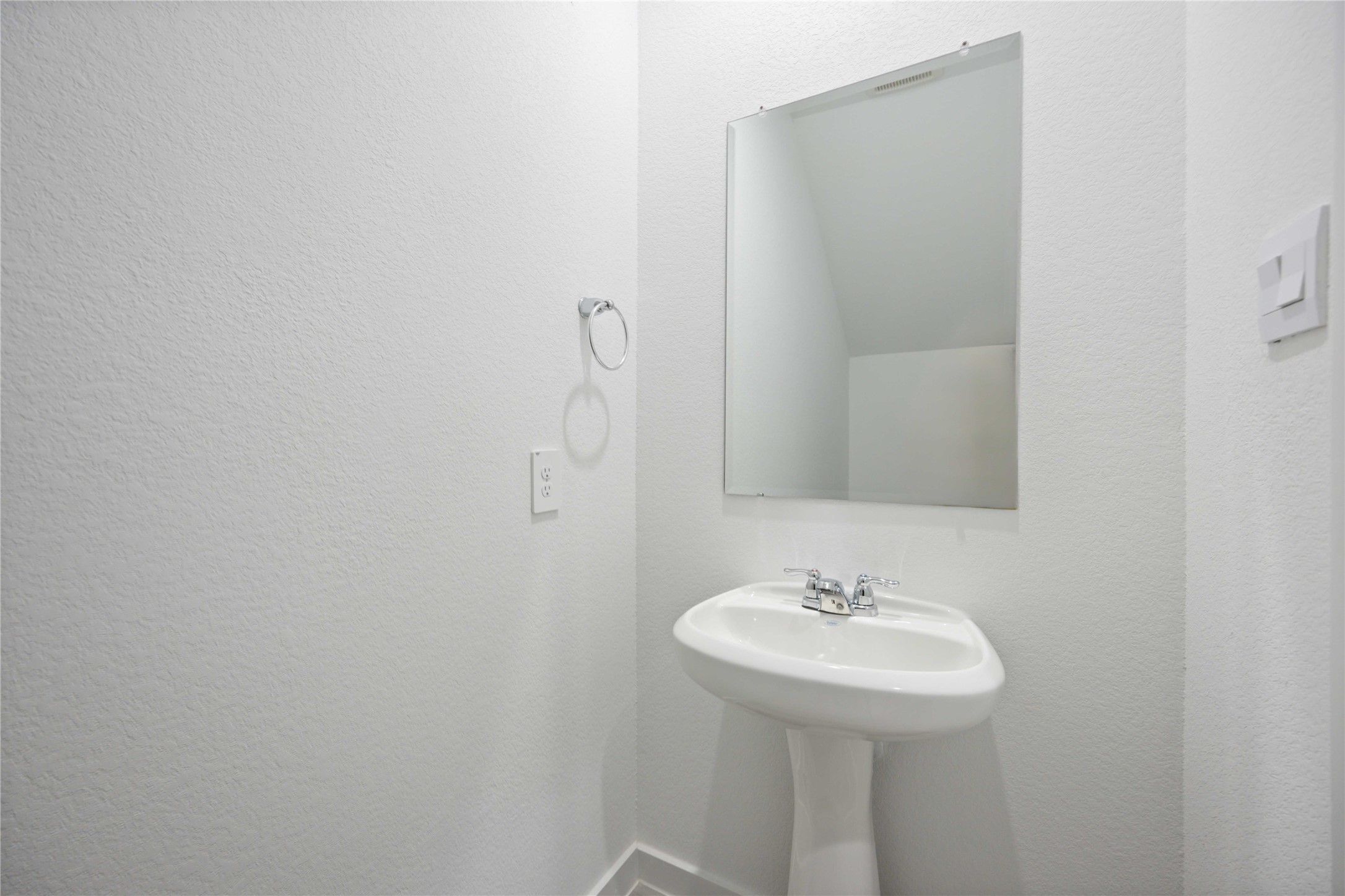 2914 Amherst Meadow Lane Property Photo 5