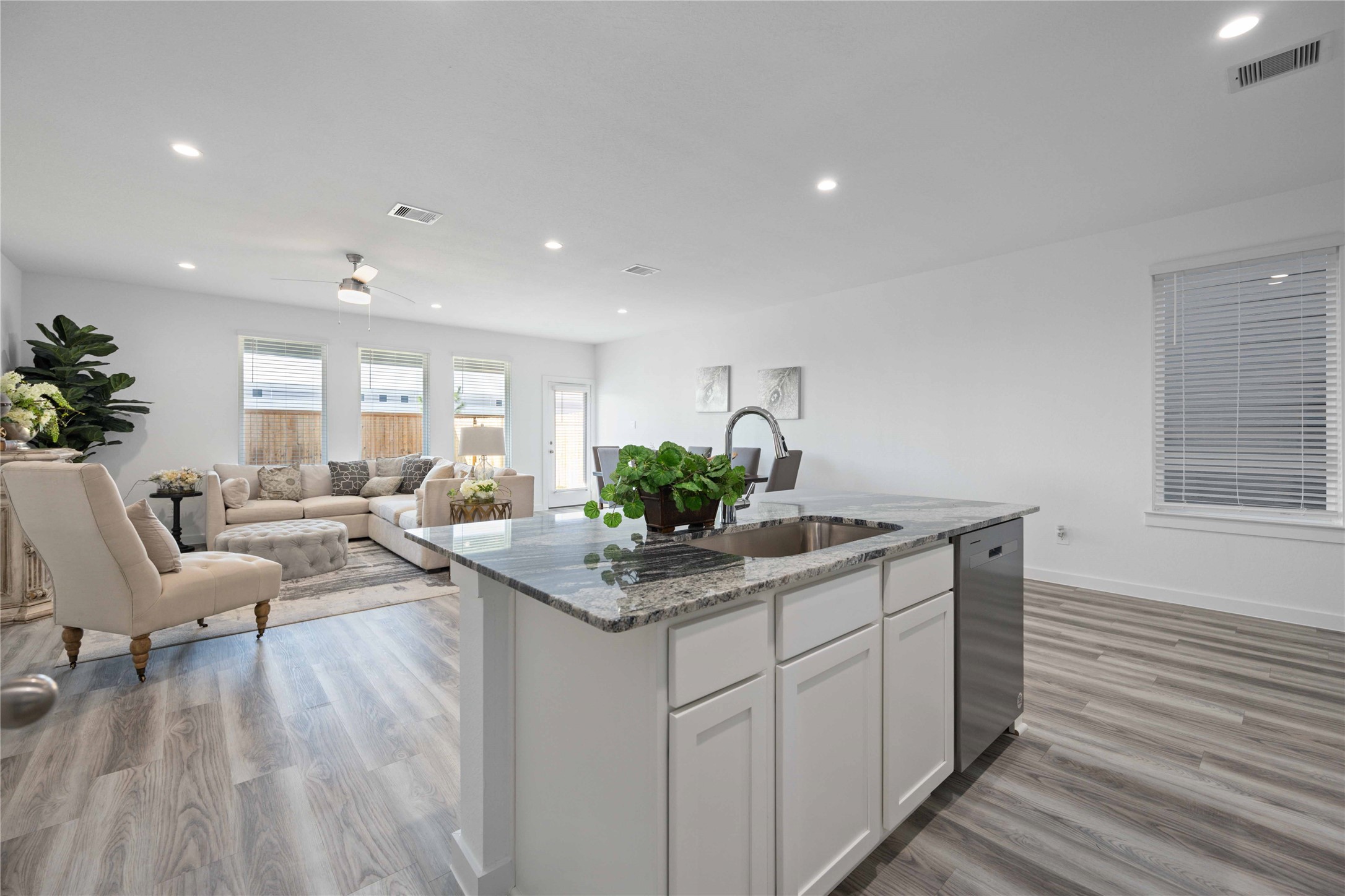 2914 Amherst Meadow Lane Property Photo 10
