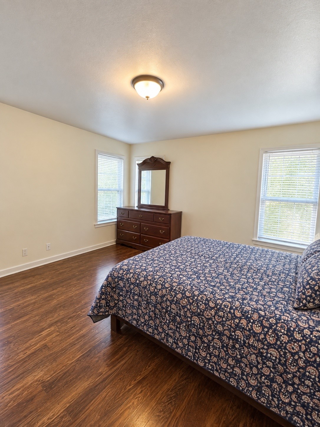 1006 Barnhill Property Photo 6