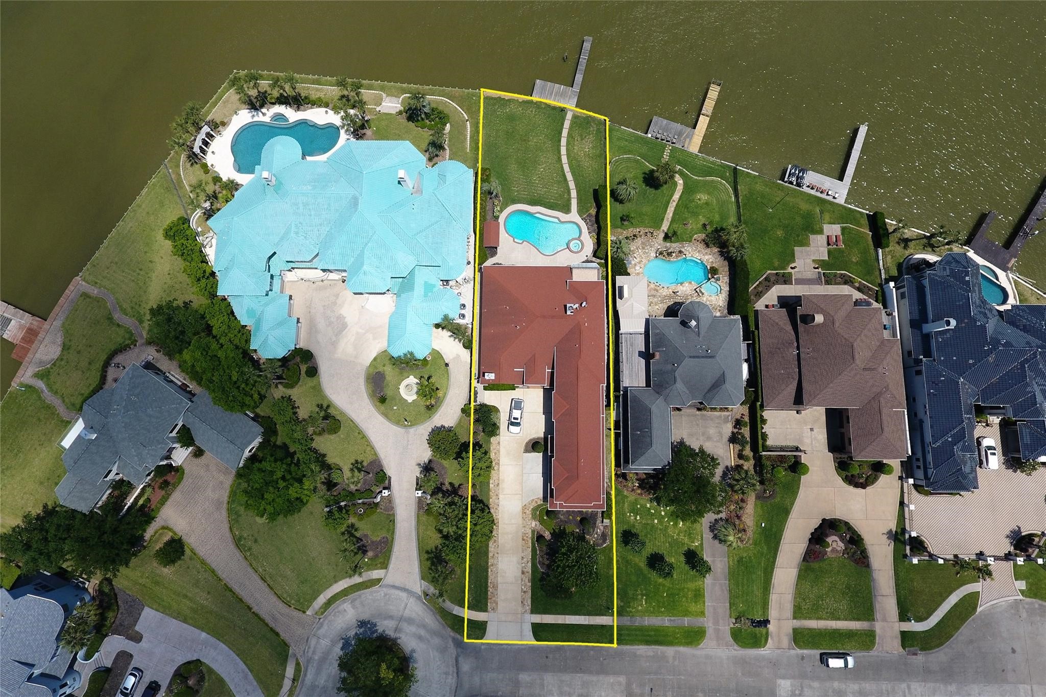 102 Twin Oaks Way Property Photo 1
