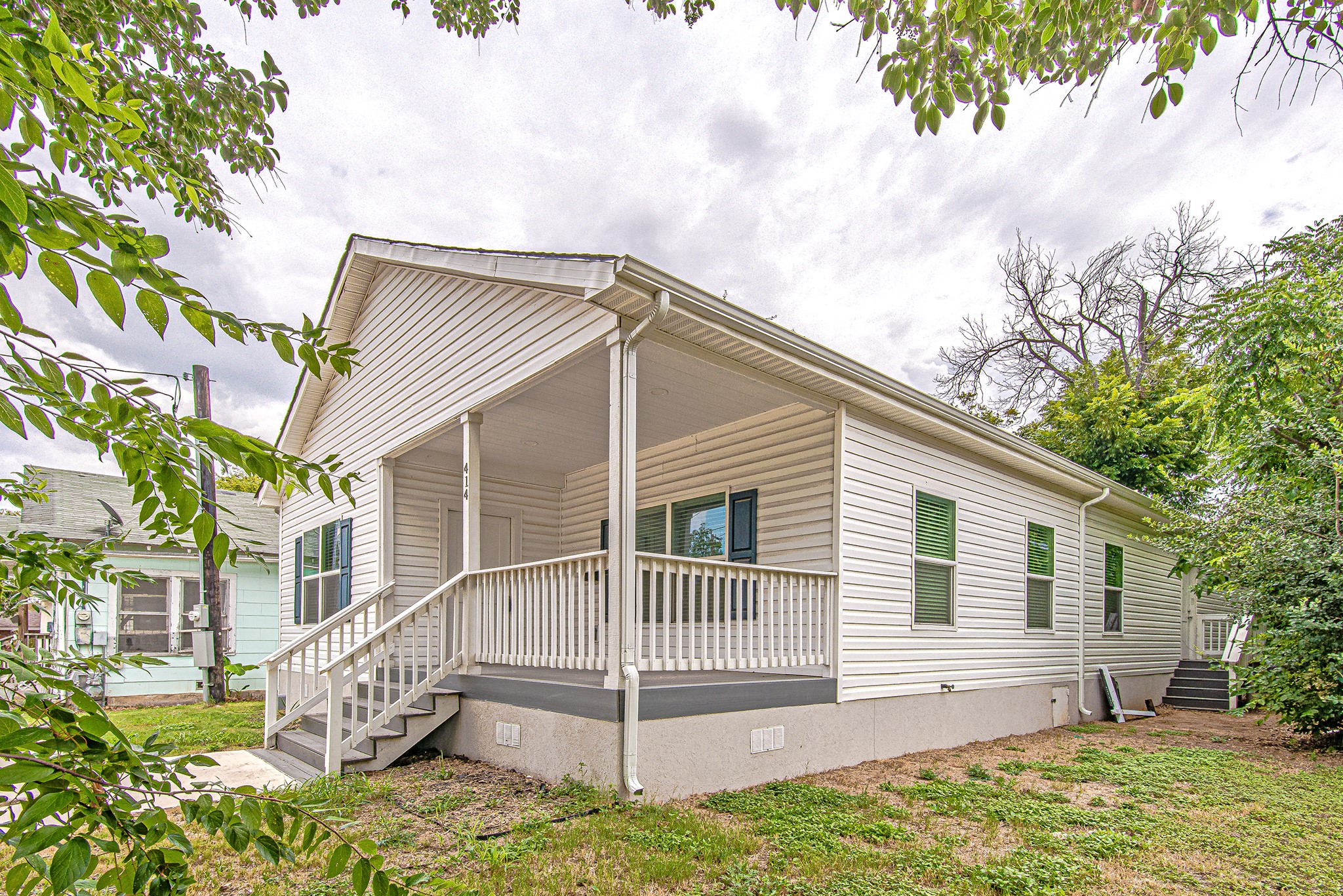 414 Canton Property Photo 3