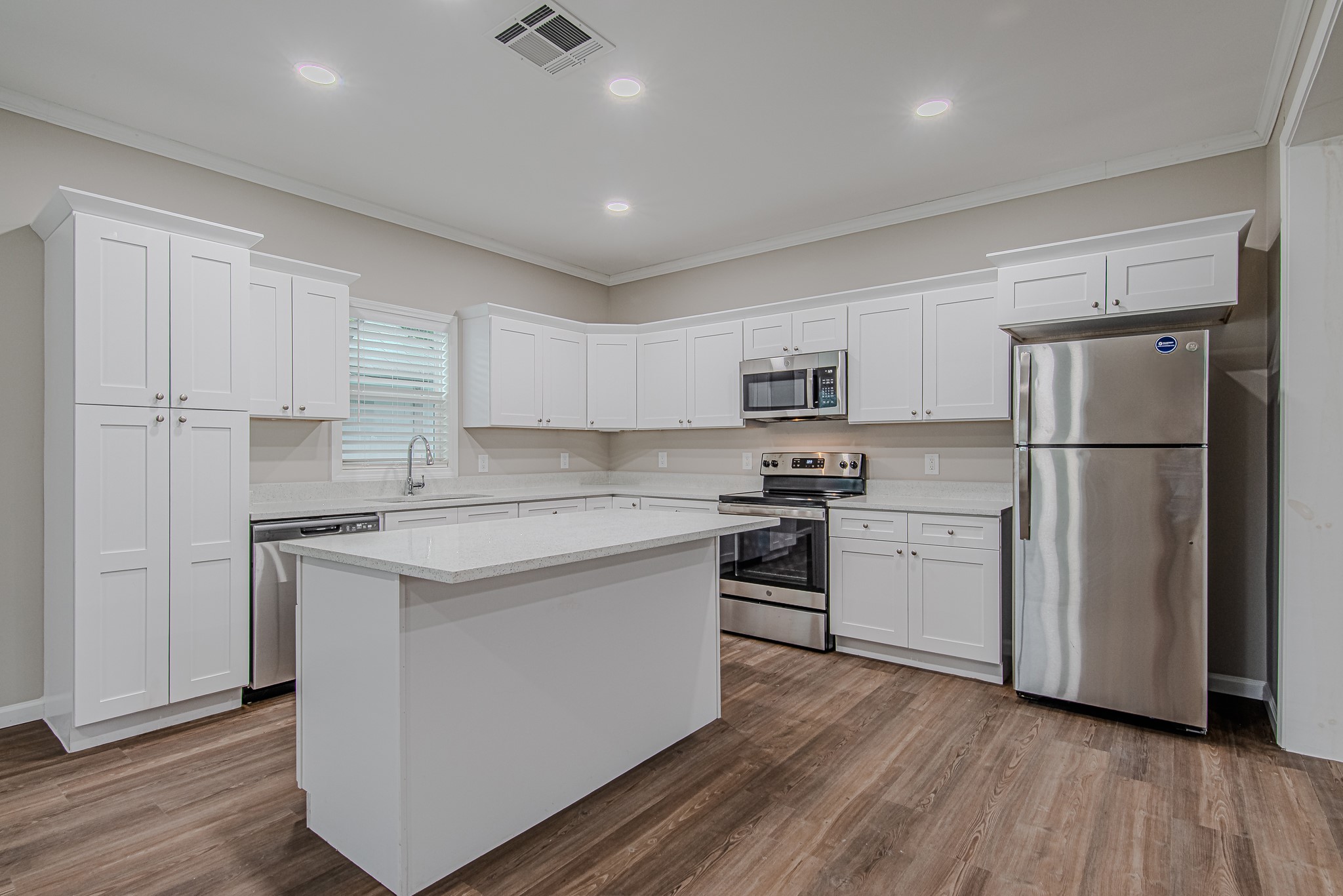 414 Canton Property Photo 7