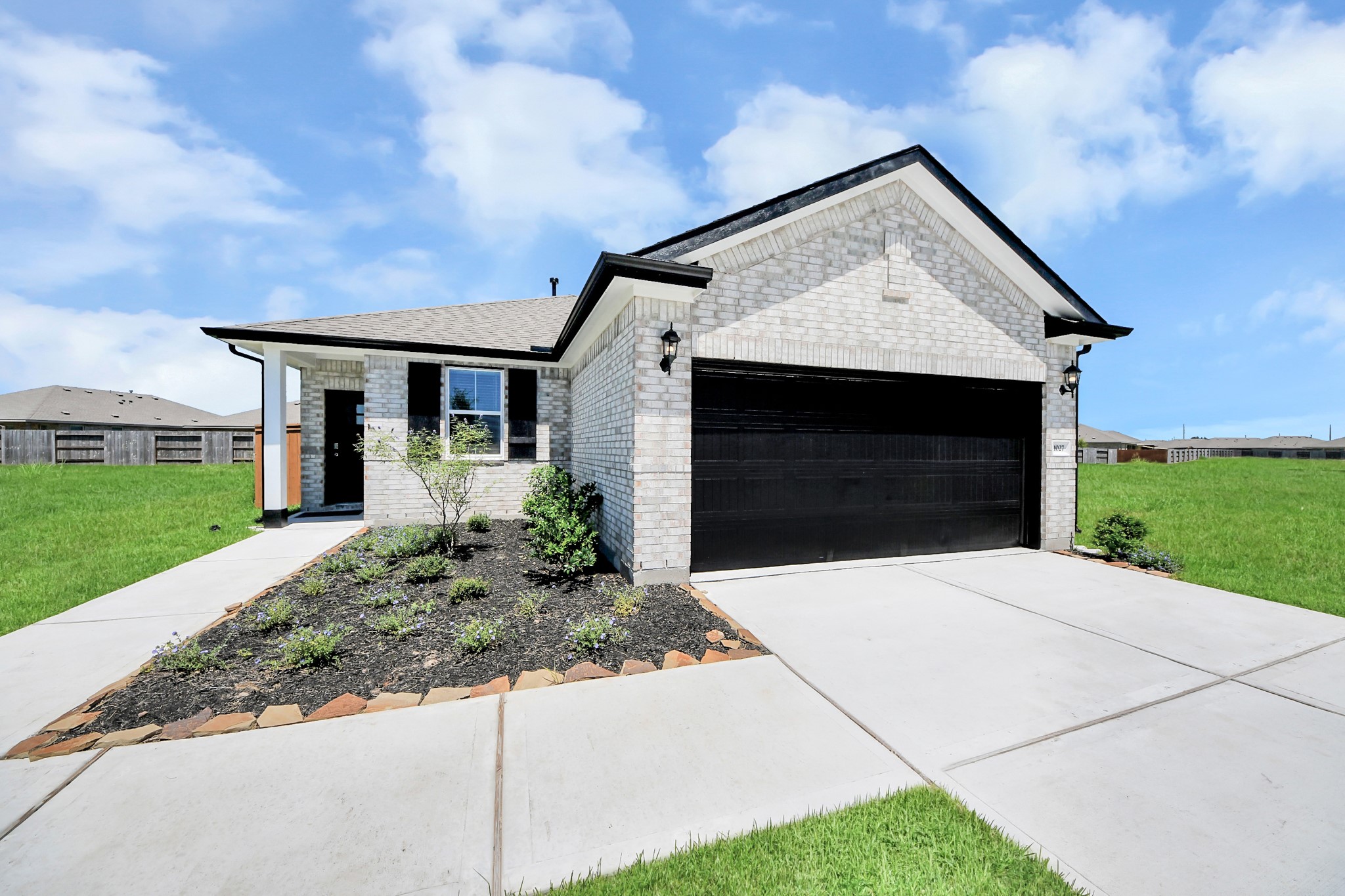 1027 Arbor Drive Property Photo 1