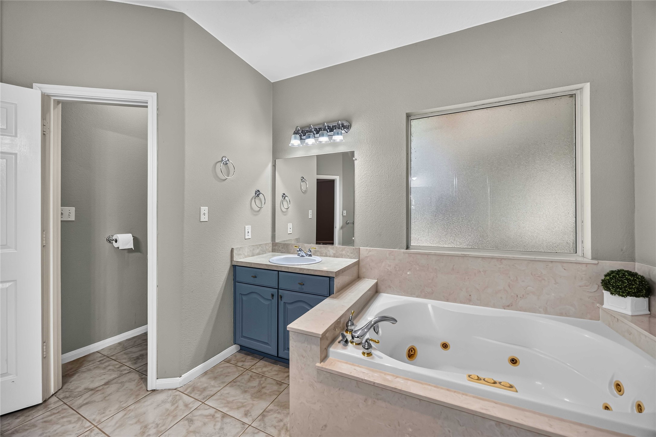 22962 Volga Drive Property Photo 23