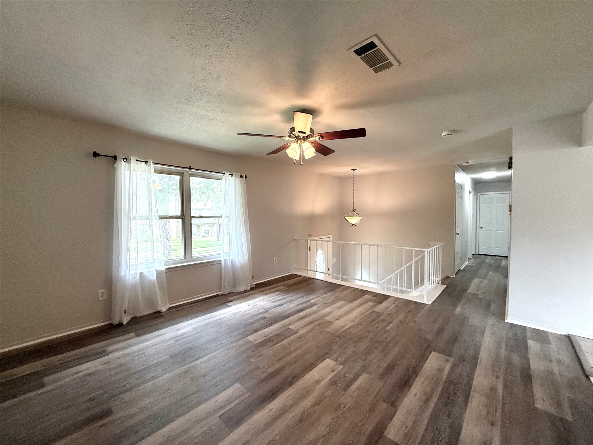 2334 Trailing Vine Road Property Photo 2