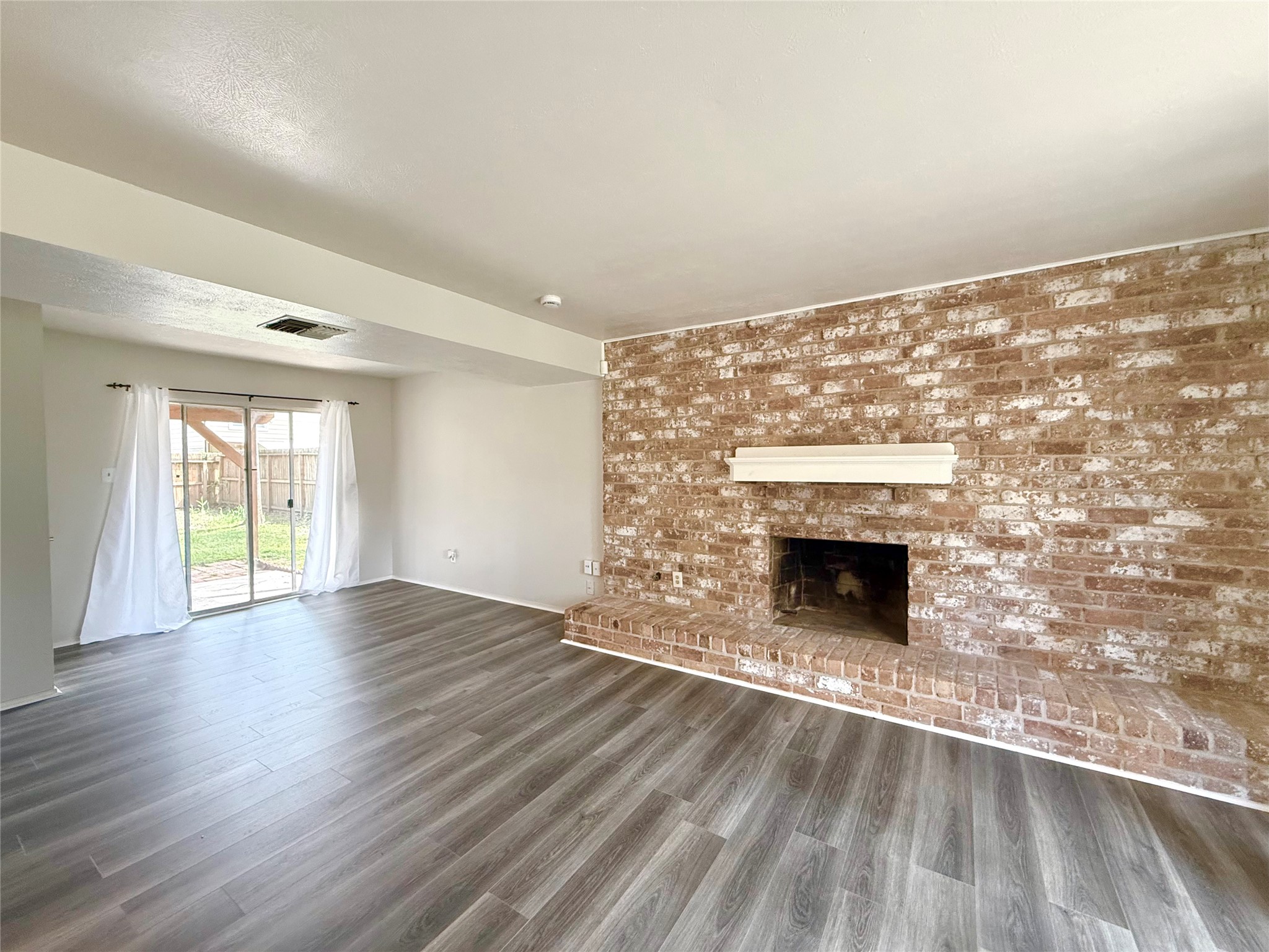 2334 Trailing Vine Road Property Photo 11