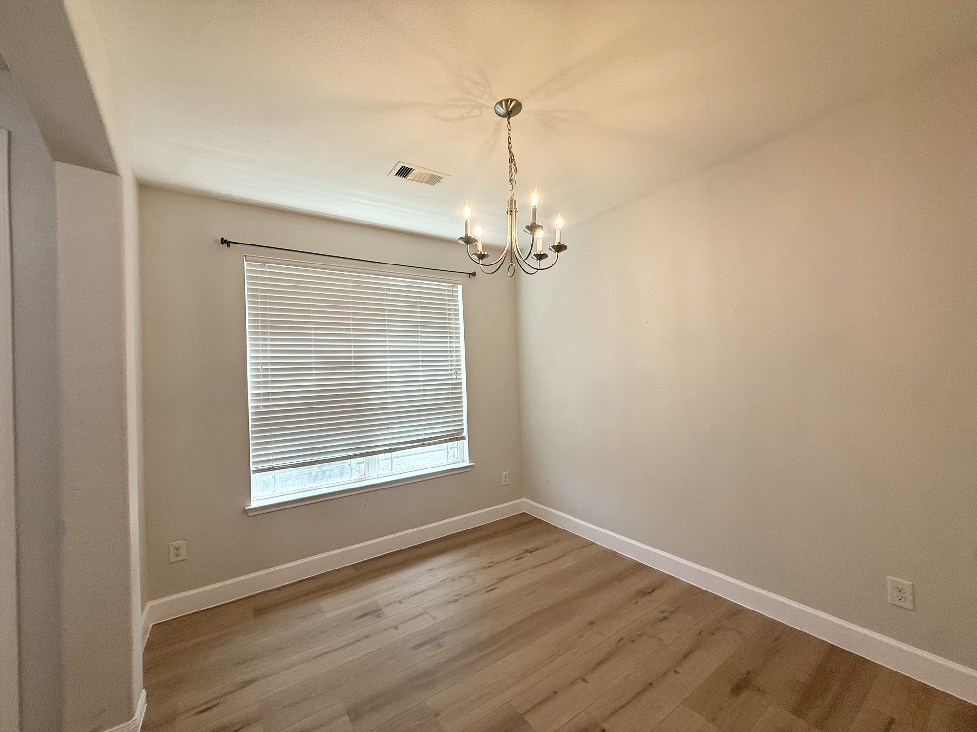 2311 Lakecrest Town Drive Property Photo 6