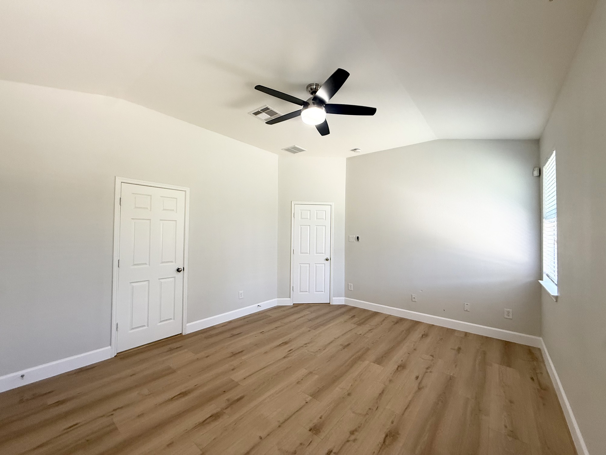 2311 Lakecrest Town Drive Property Photo 10