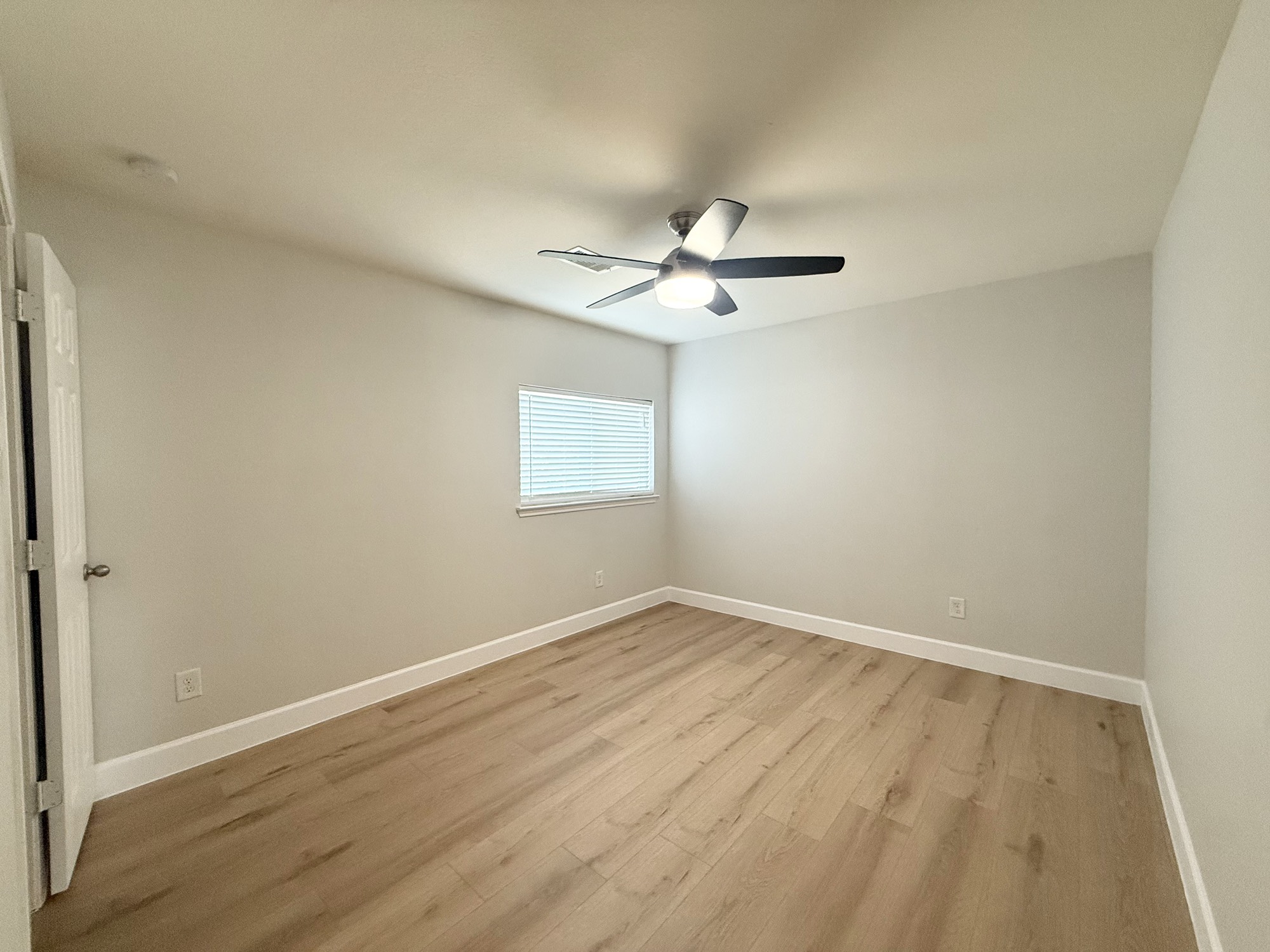 2311 Lakecrest Town Drive Property Photo 14
