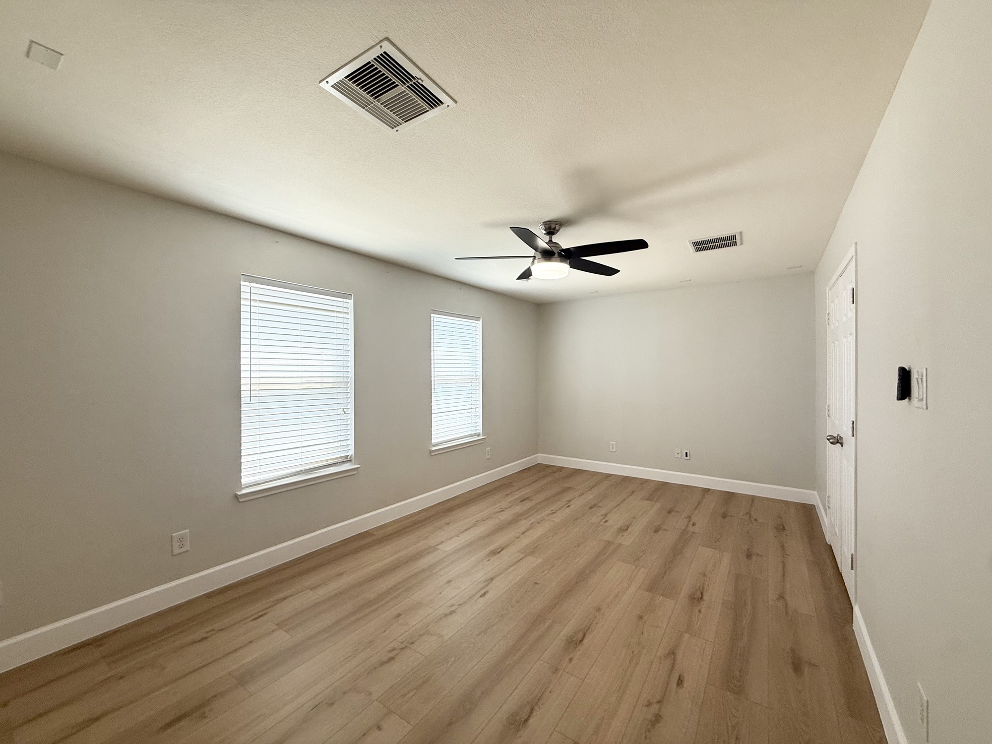 2311 Lakecrest Town Drive Property Photo 16