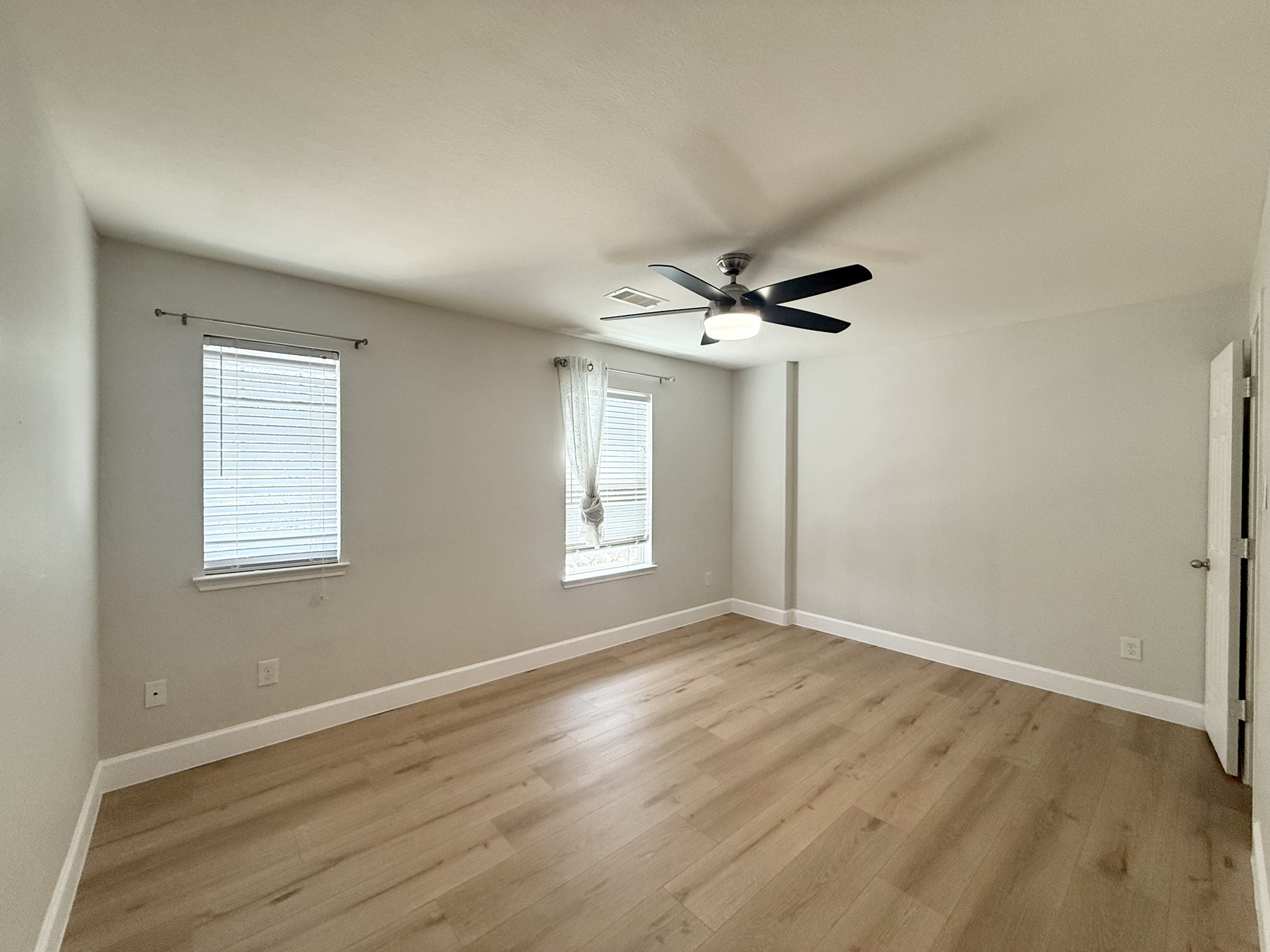 2311 Lakecrest Town Drive Property Photo 17