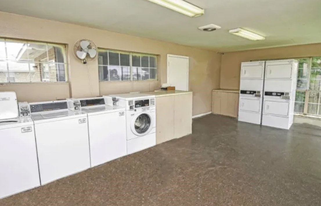100 Justin Way Property Photo 3