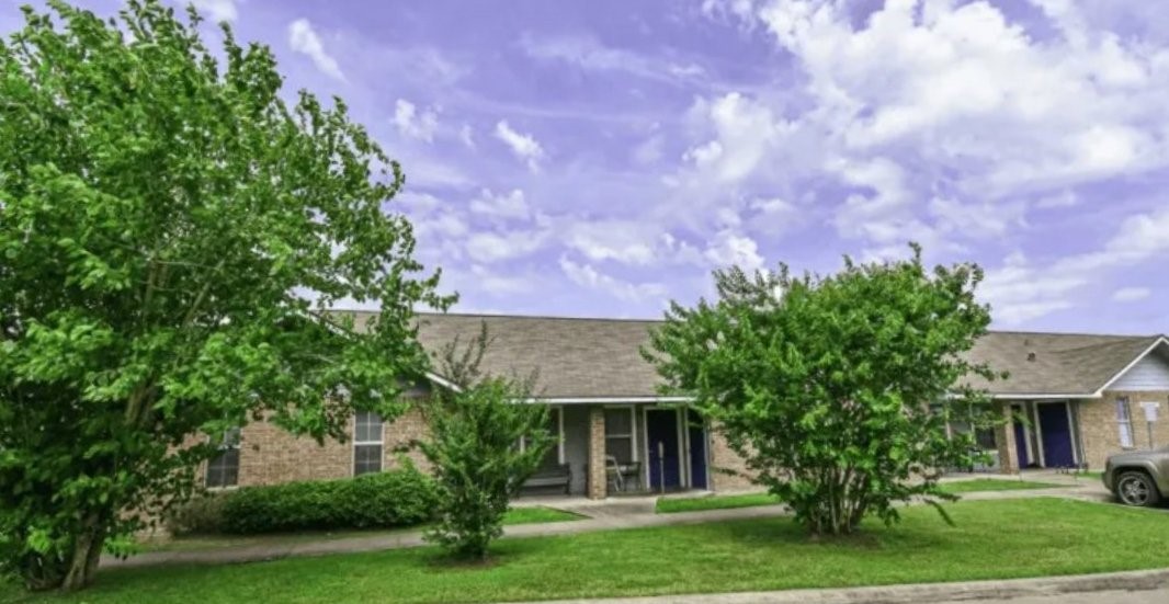 100 Justin Way Property Photo 5