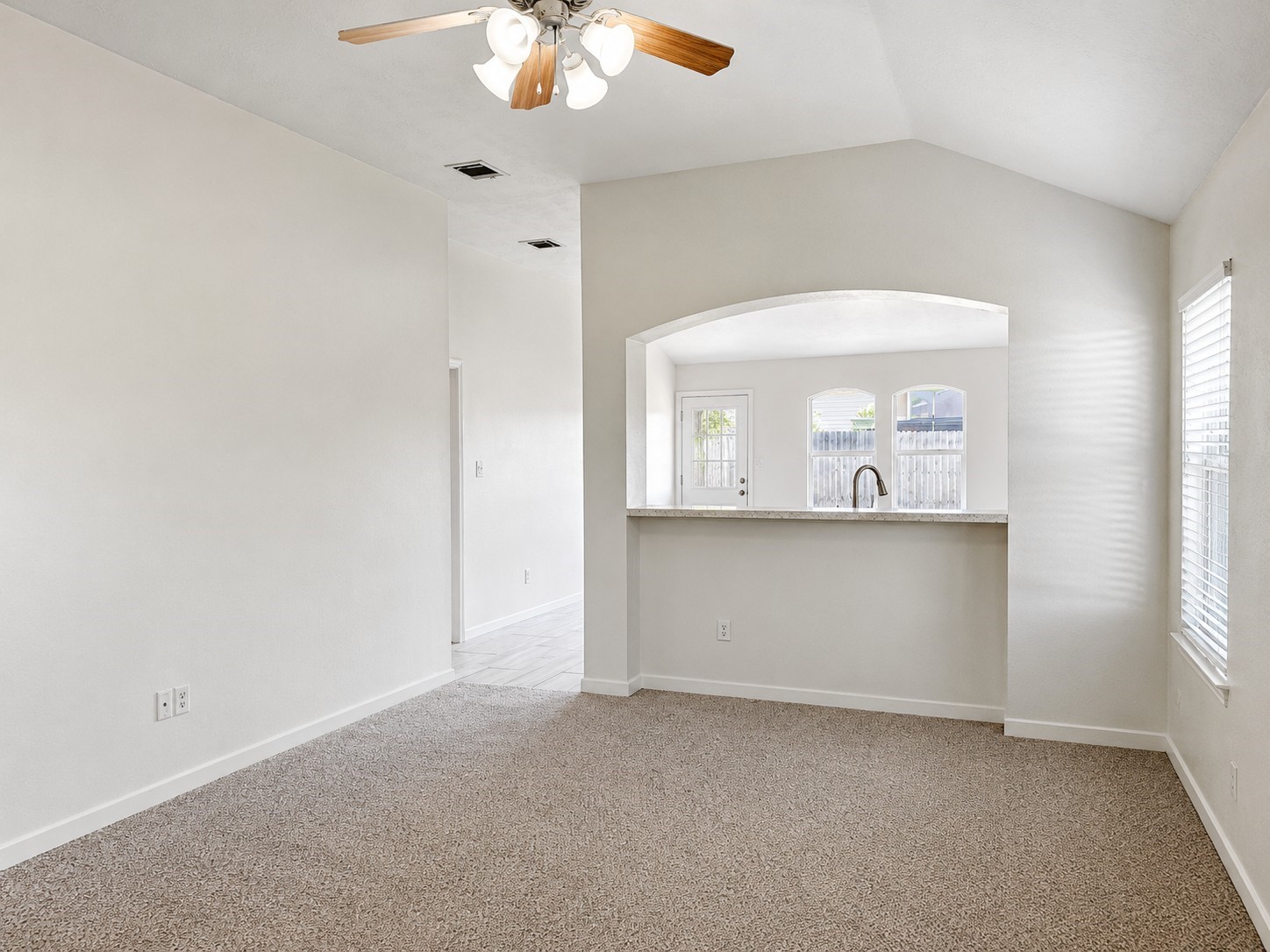 1711 Dixon Lane Property Photo 2