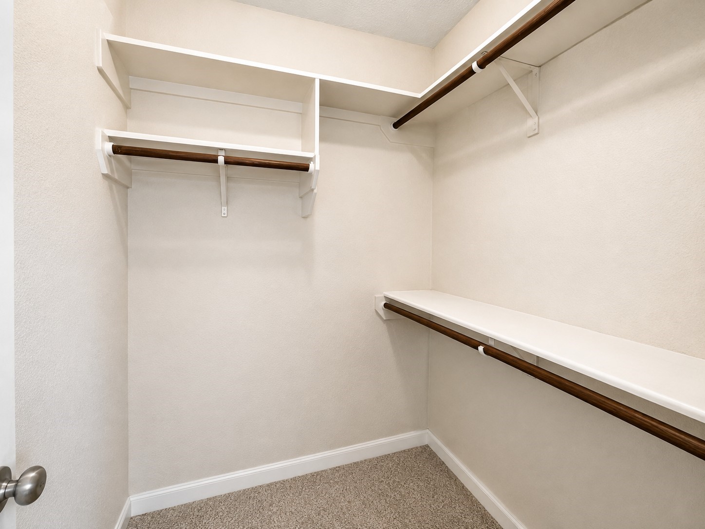 1711 Dixon Lane Property Photo 13