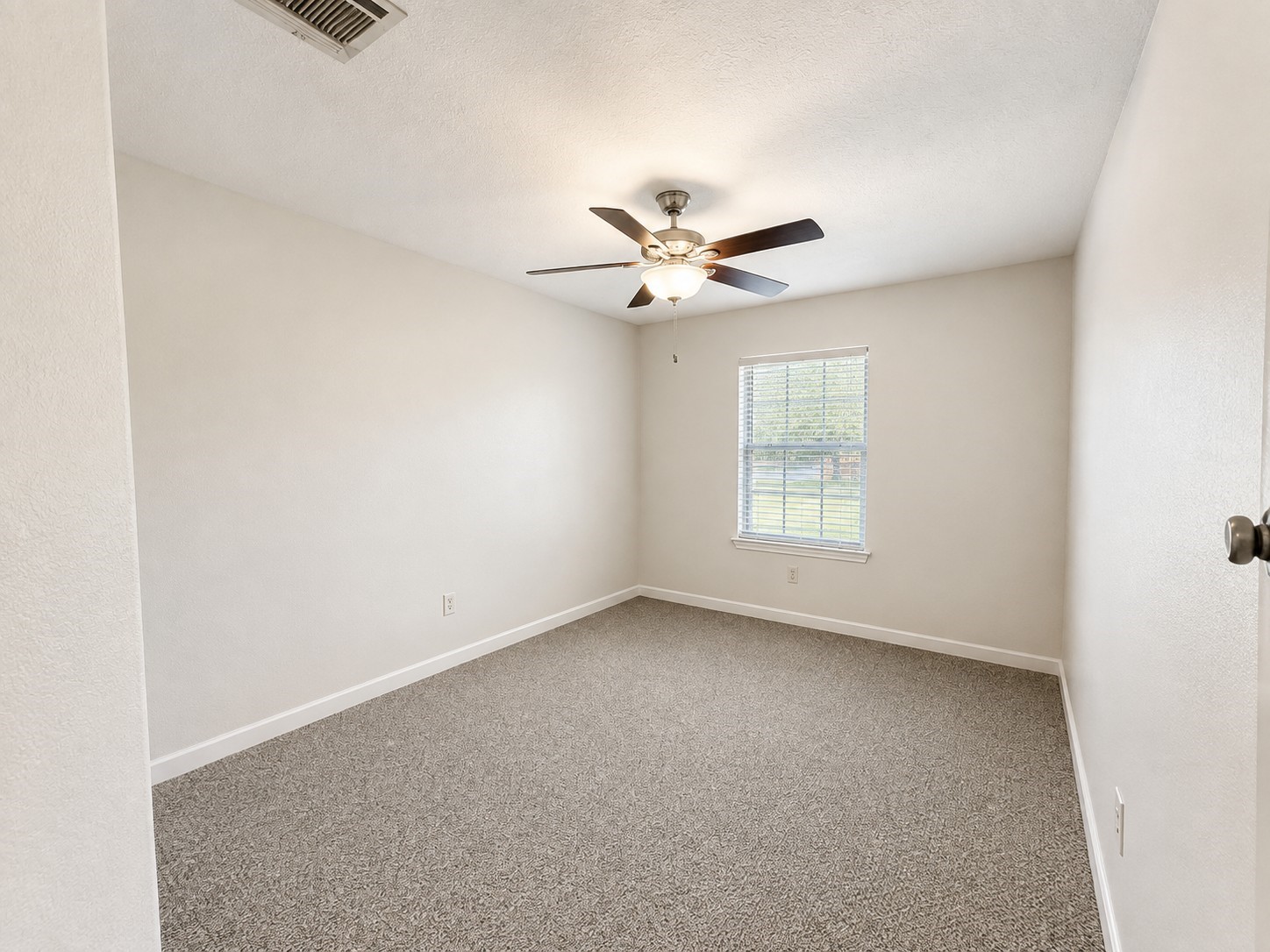 1711 Dixon Lane Property Photo 14