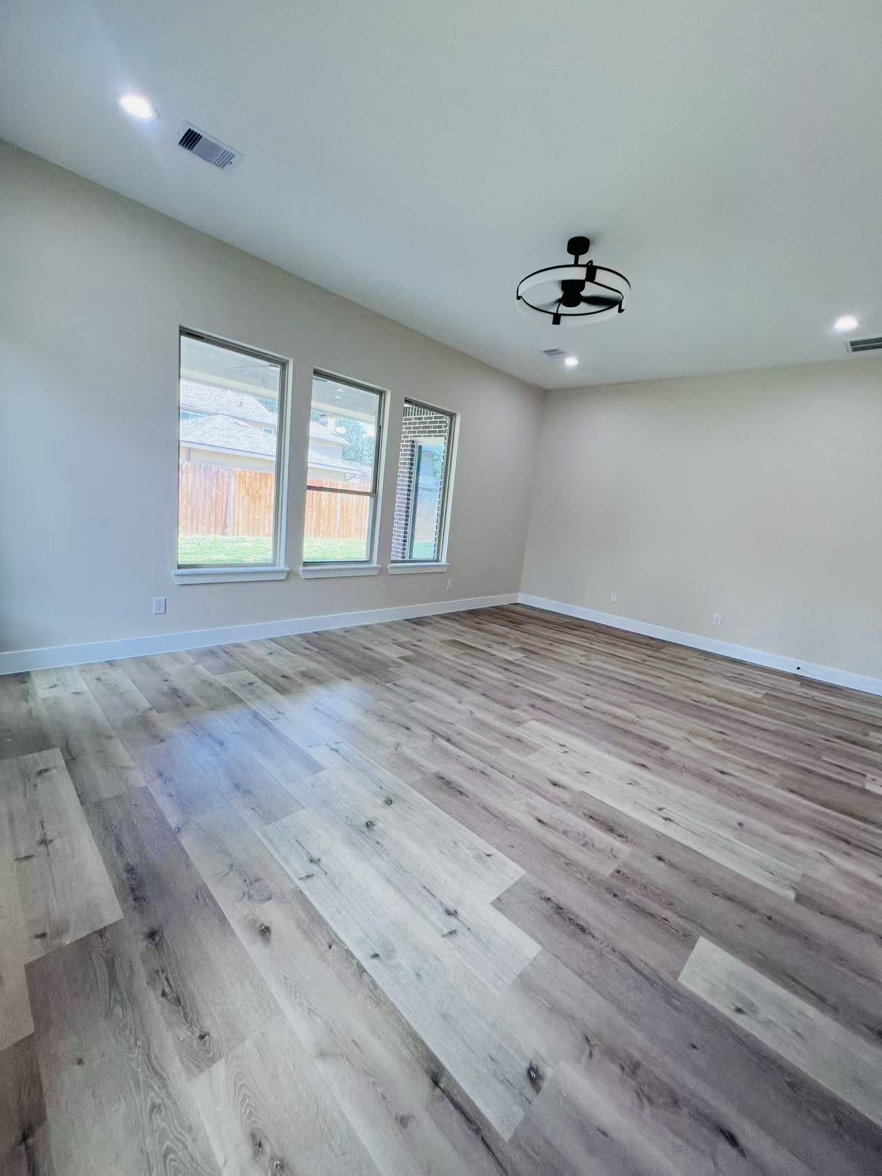 21422 Park Run Drive Property Photo 6