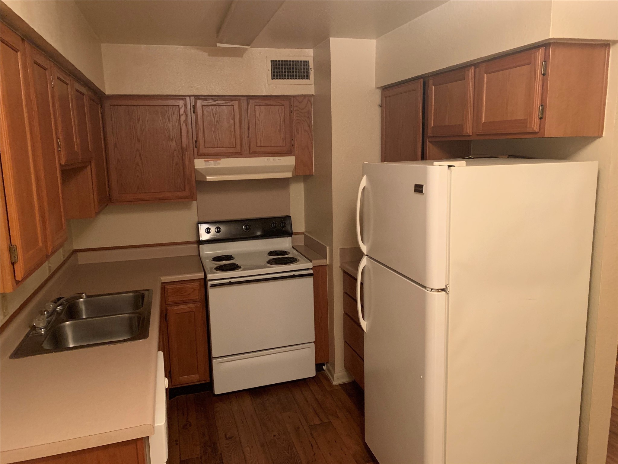 200 Nutt St Property Photo 4