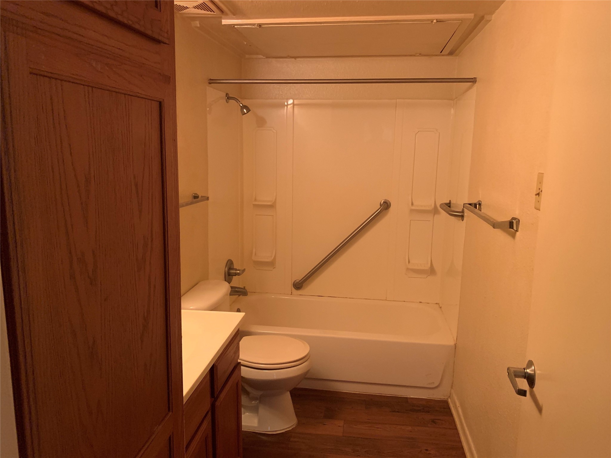 200 Nutt St Property Photo 6