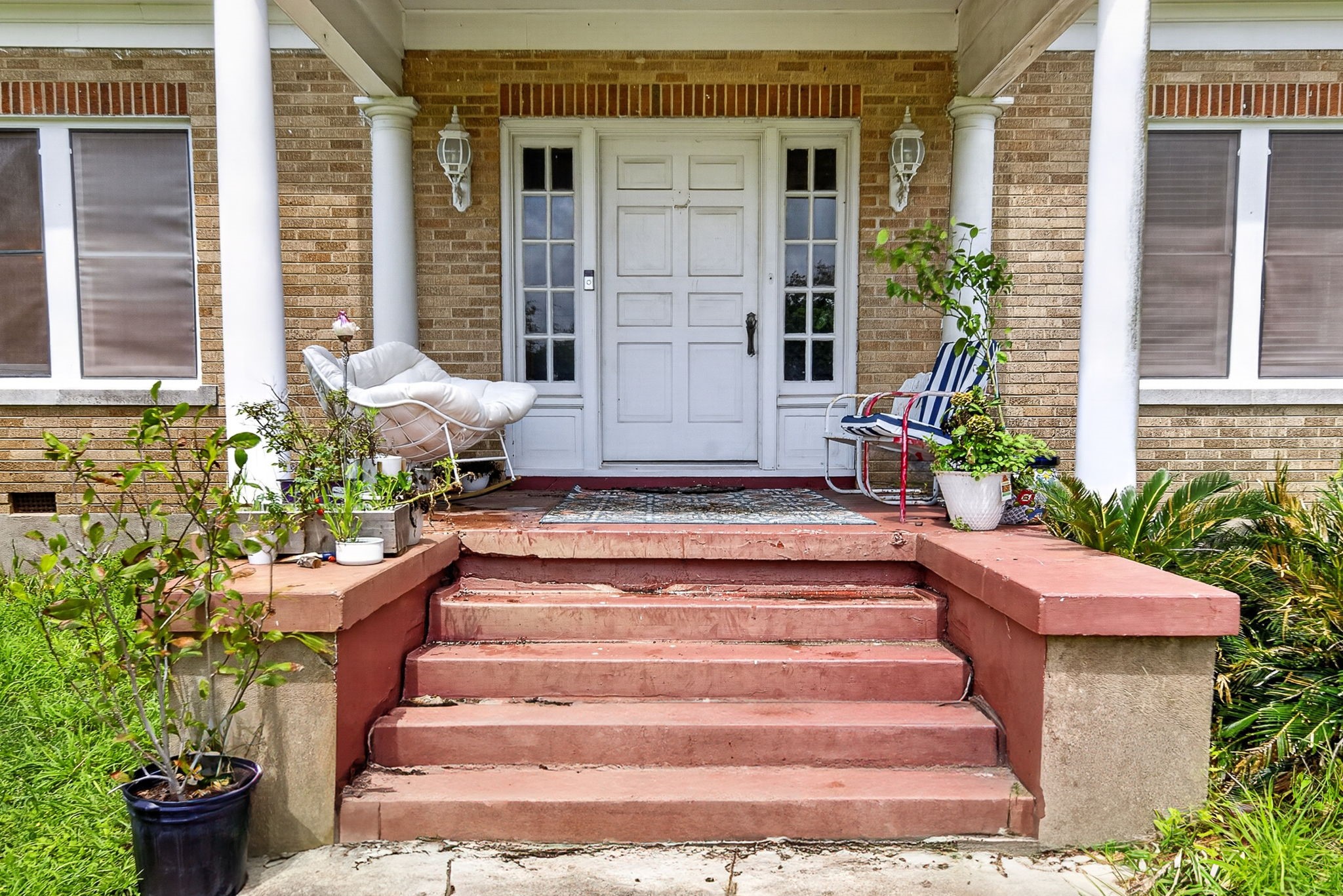 119 E Houston Street Property Photo 3