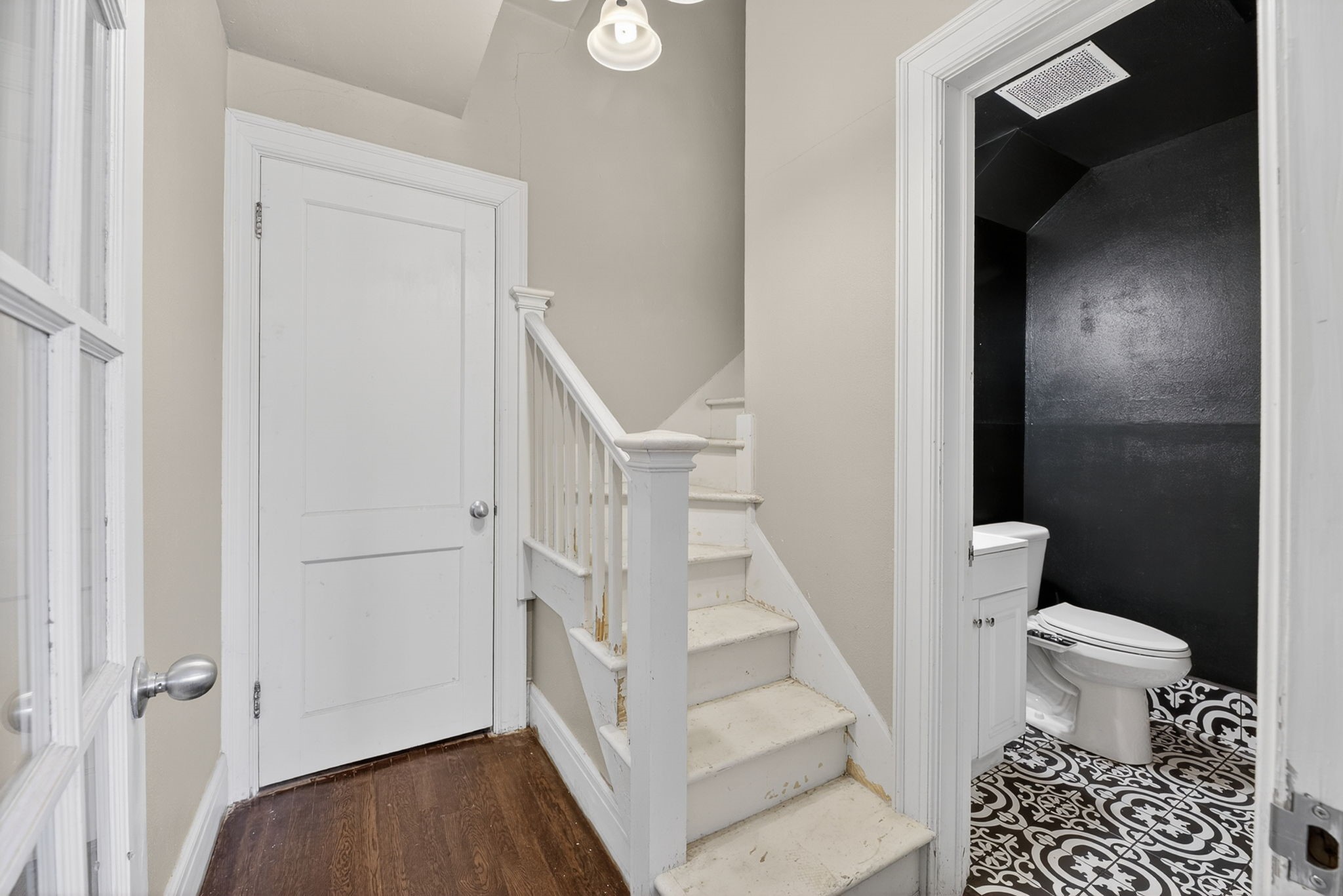 119 E Houston Street Property Photo 20