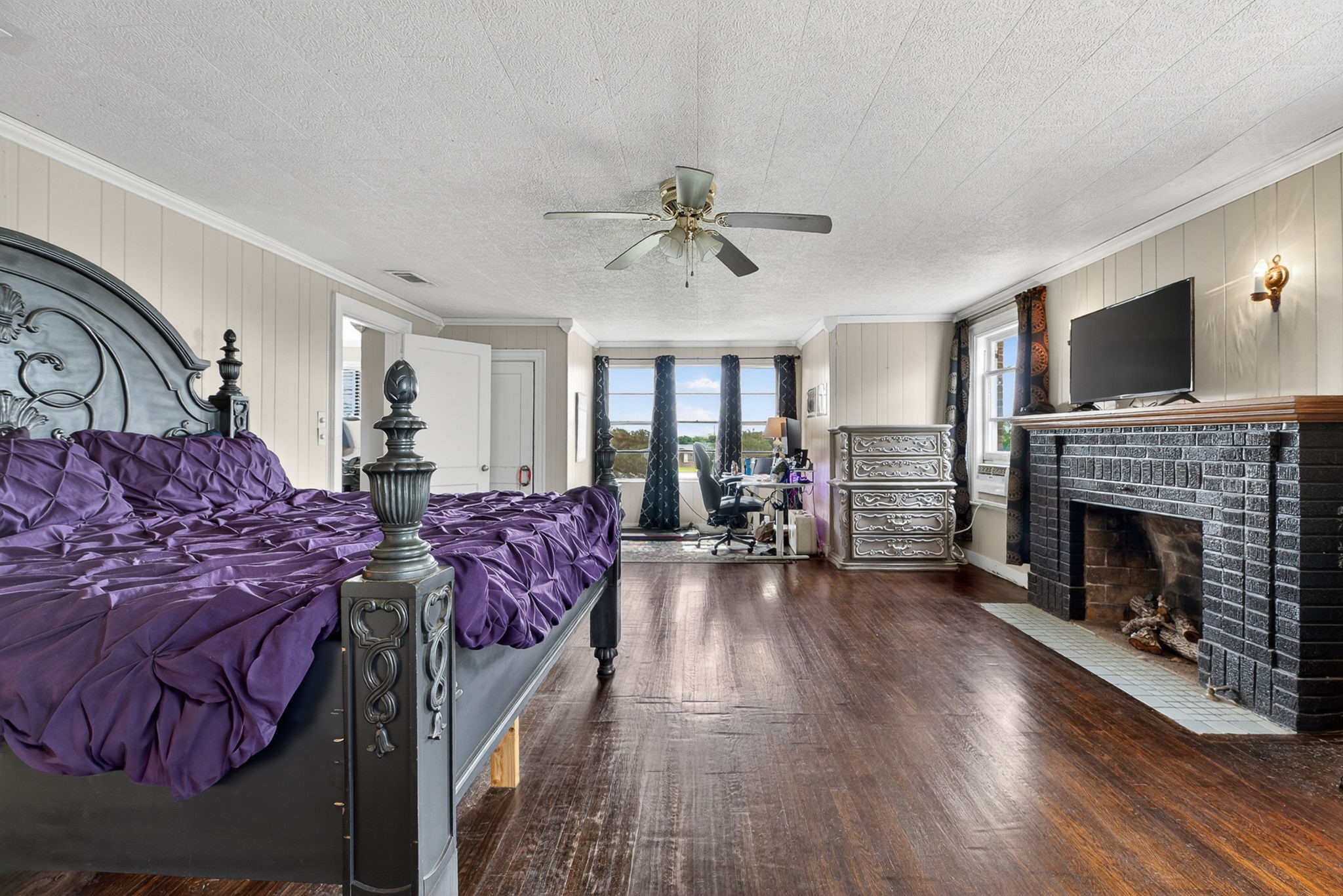 119 E Houston Street Property Photo 25