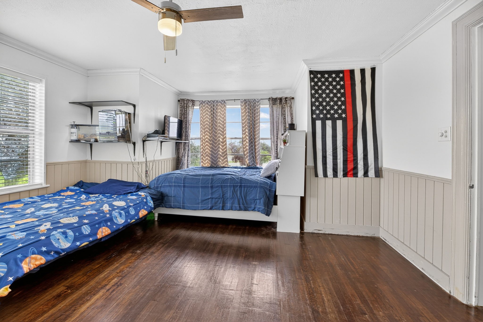 119 E Houston Street Property Photo 29