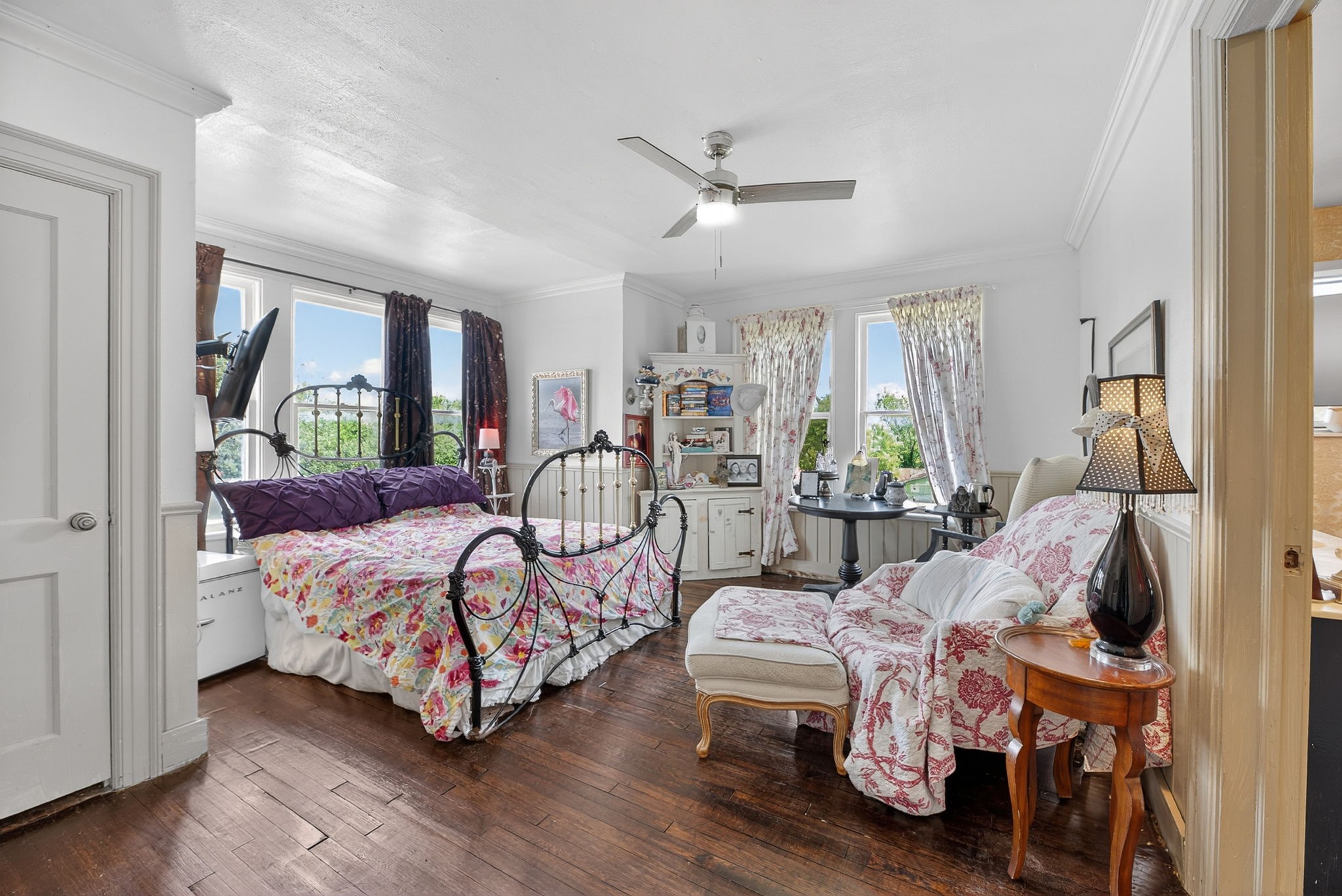 119 E Houston Street Property Photo 31