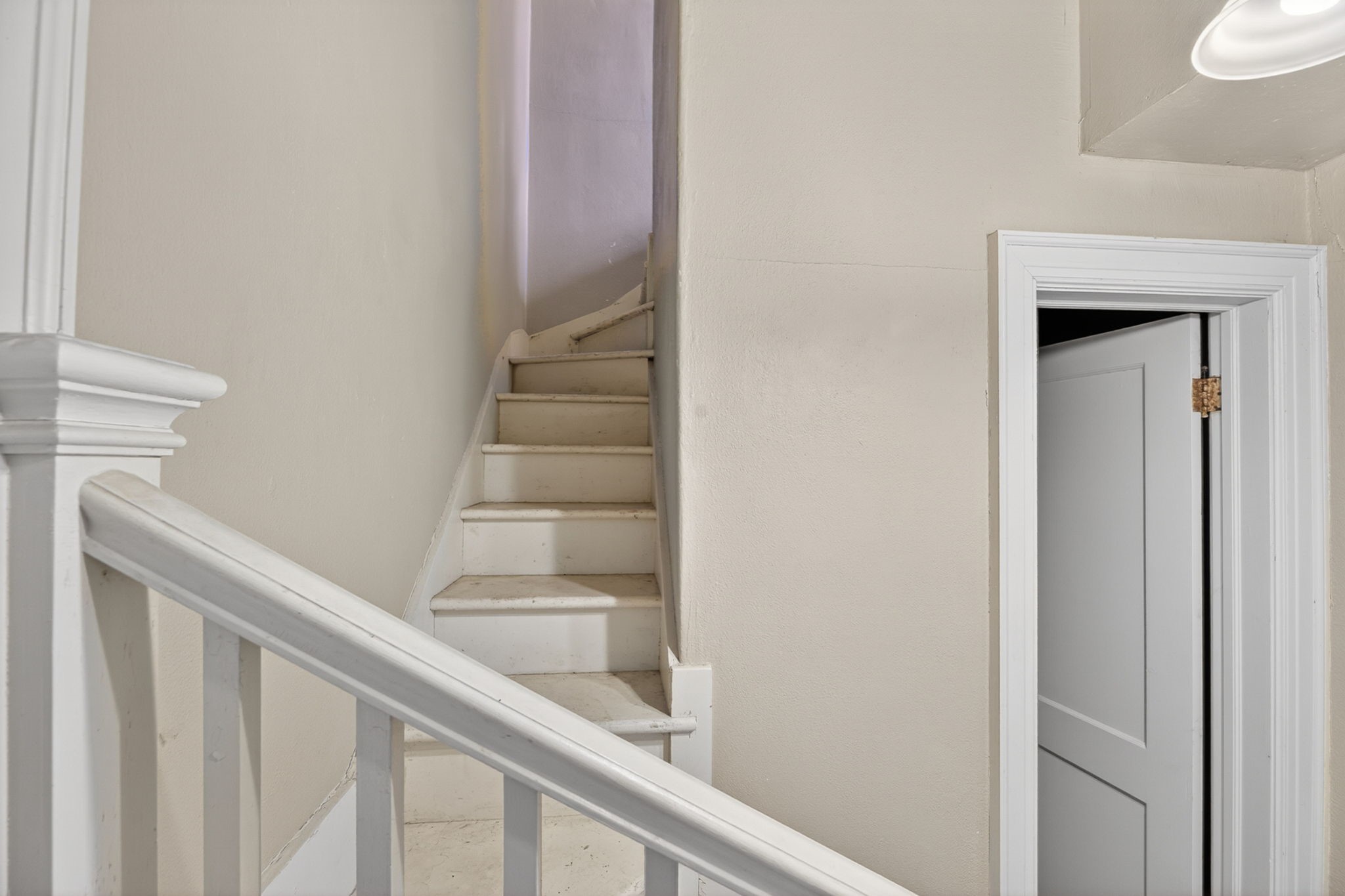 119 E Houston Street Property Photo 32